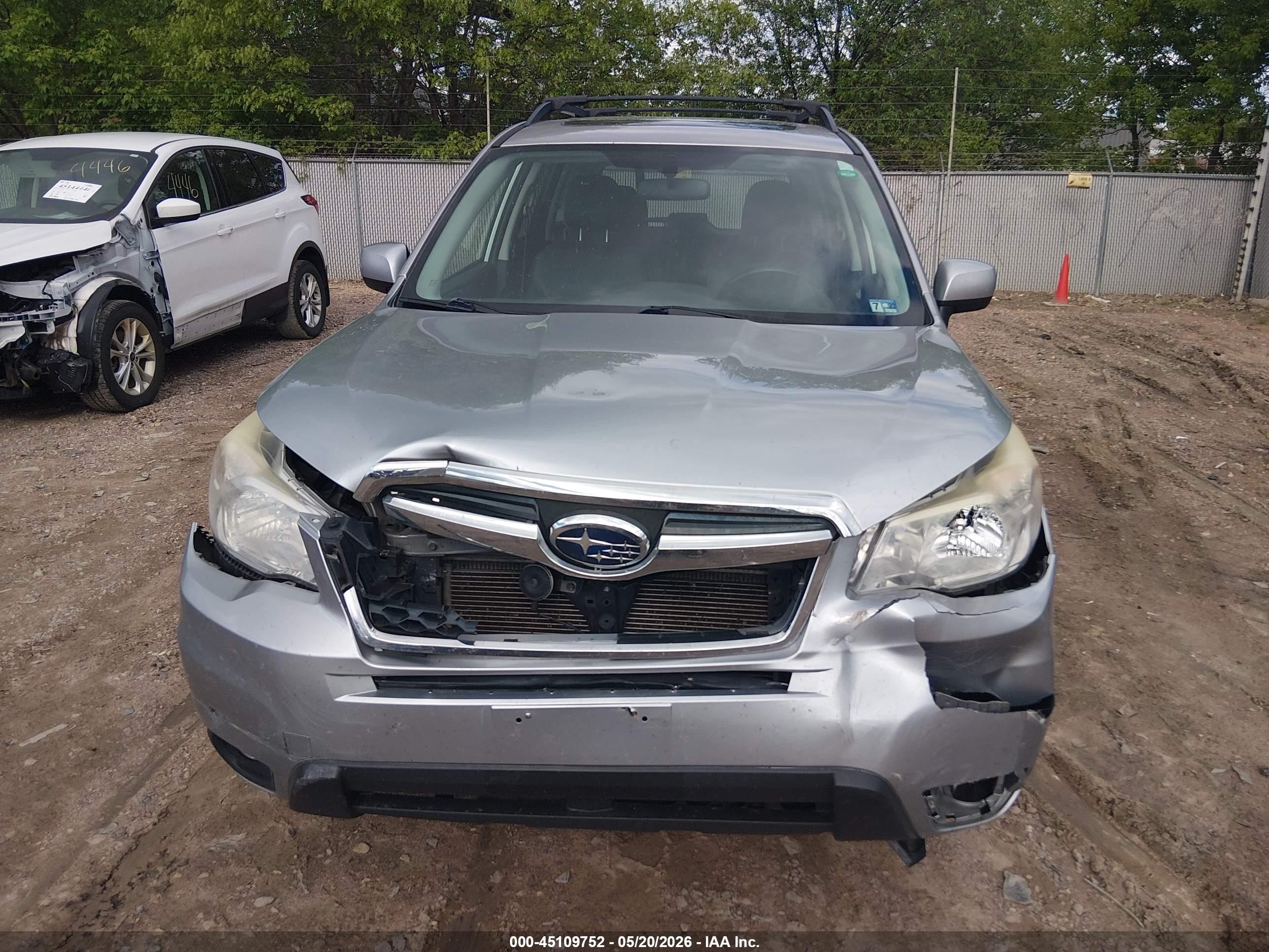 2015 Subaru Forester 2.5i Limited Silver vin: JF2SJAHC4FH439188