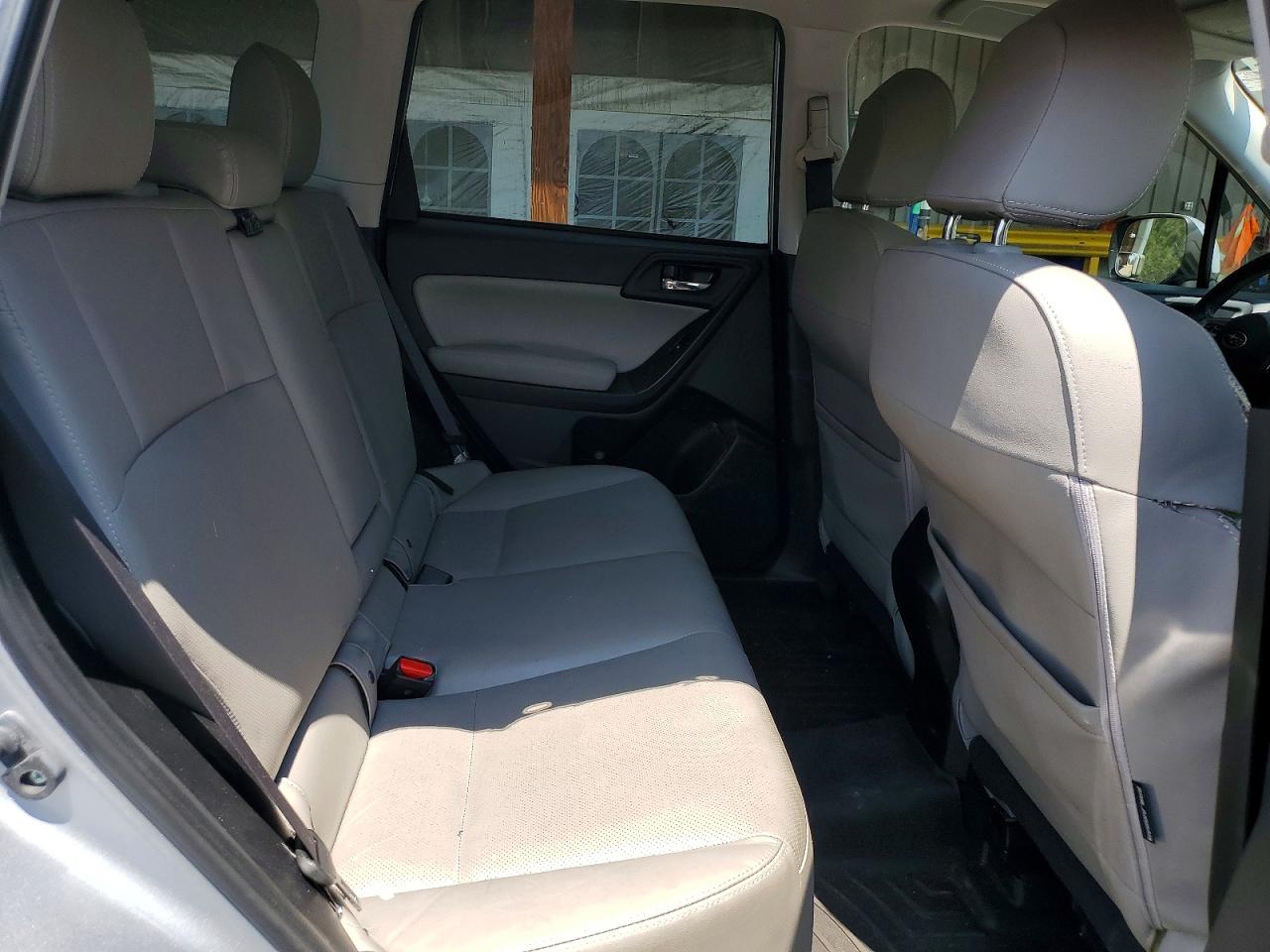 2015 Subaru Forester 2.5i Limited Silver vin: JF2SJAHC4FH505769