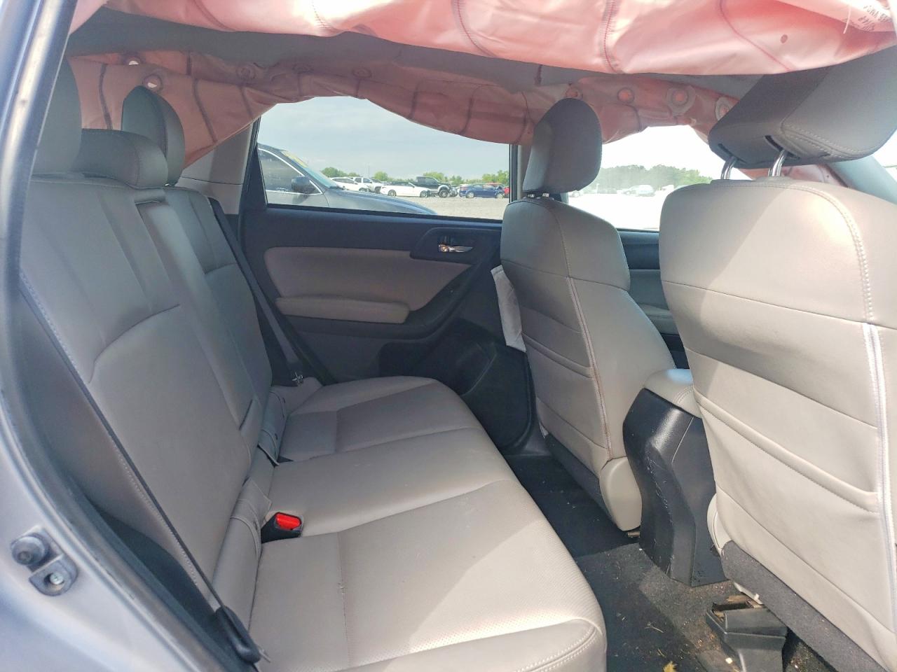 2015 Subaru Forester 2.5i Limited Silver vin: JF2SJAHC4FH511636