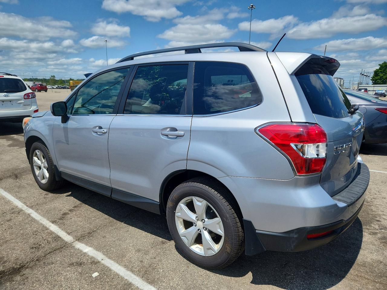 2015 Subaru Forester 2.5i Limited Silver vin: JF2SJAHC4FH538223