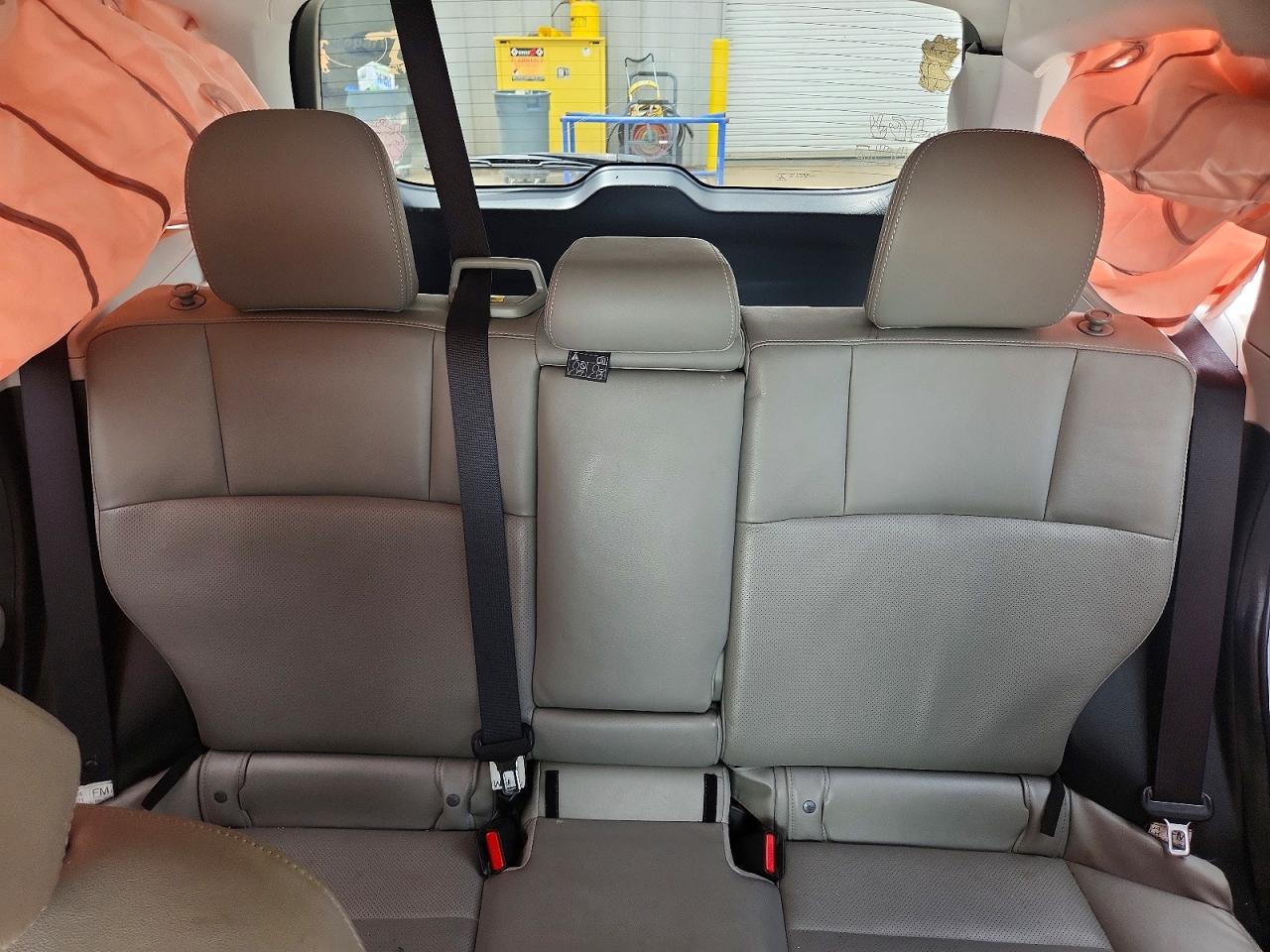 2014 Subaru Forester 2.5i Limited Silver vin: JF2SJAHC5EH406229