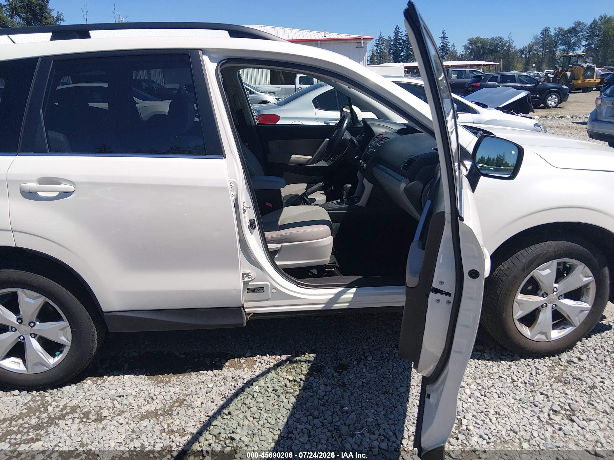 2014 Subaru Forester 2.5i Limited White vin: JF2SJAHC5EH478810