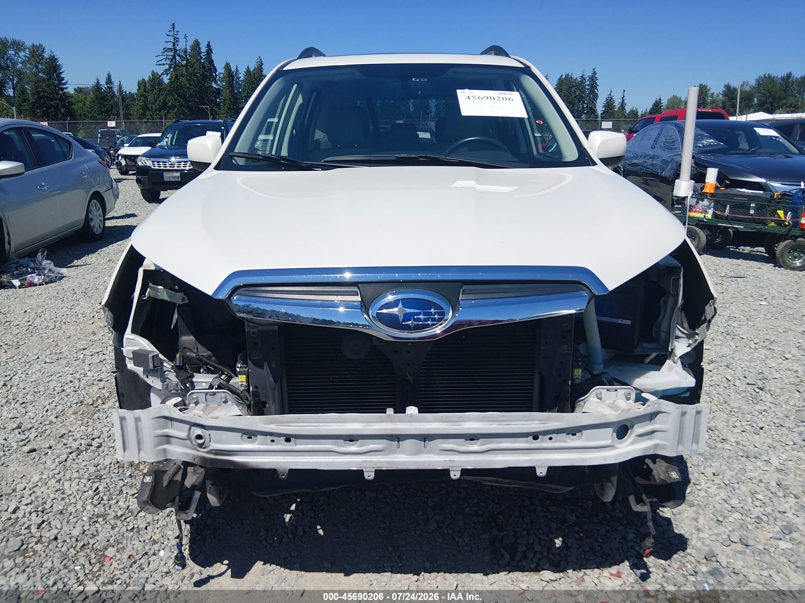 2014 Subaru Forester 2.5i Limited White vin: JF2SJAHC5EH478810