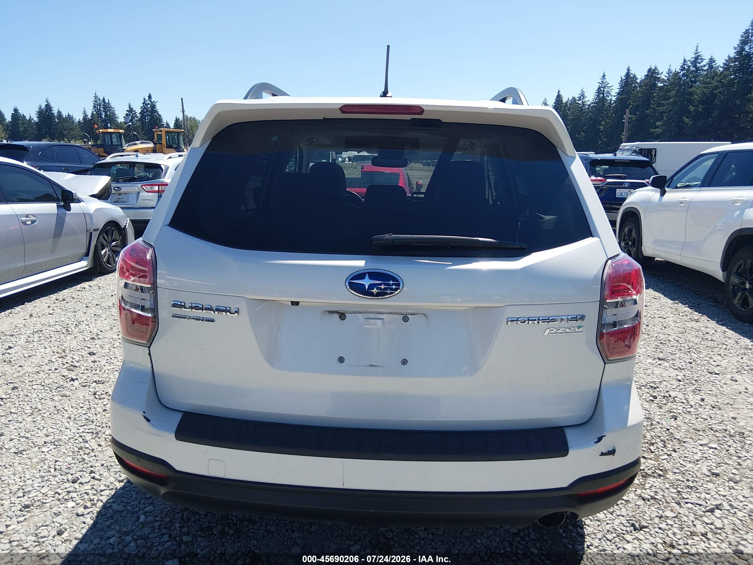 2014 Subaru Forester 2.5i Limited White vin: JF2SJAHC5EH478810