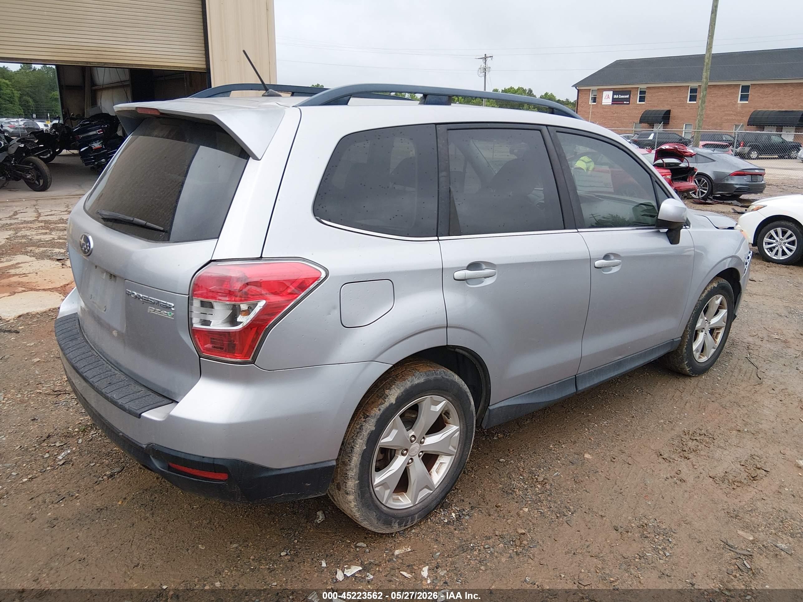 2014 Subaru Forester 2.5i Limited Silver vin: JF2SJAHC5EH480668