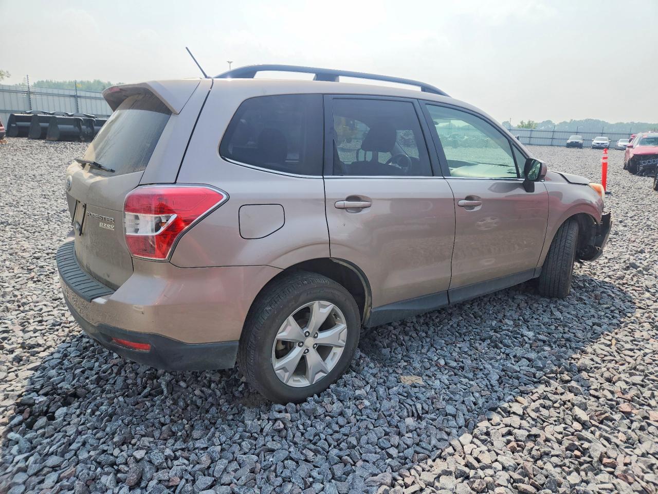 2014 Subaru Forester 2.5i Limited Beige vin: JF2SJAHC5EH505360