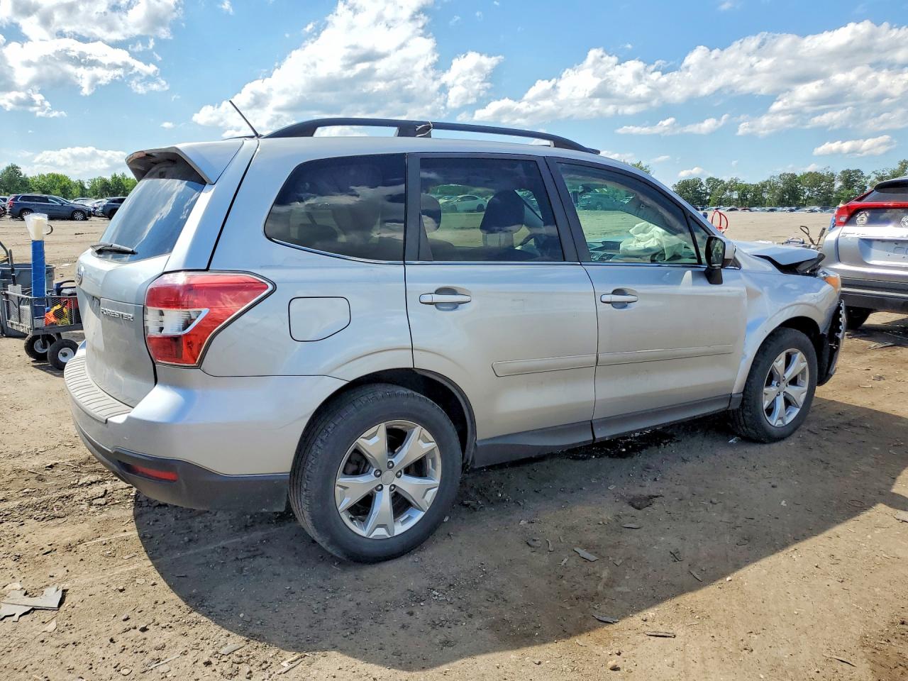 2014 Subaru Forester 2.5i Limited Silver vin: JF2SJAHC5EH521171