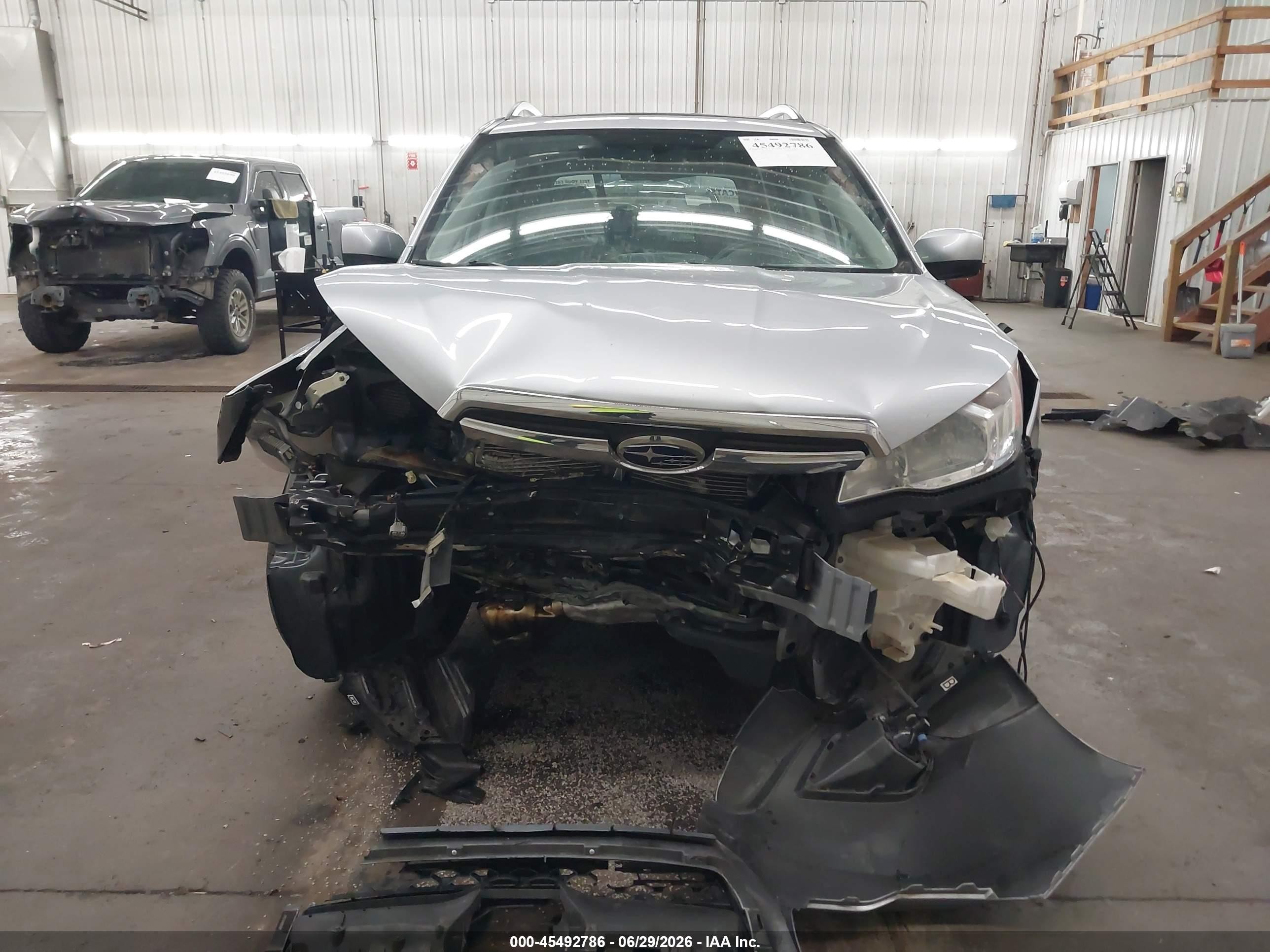2015 Subaru Forester 2.5i Limited Silver vin: JF2SJAHC5FH461720