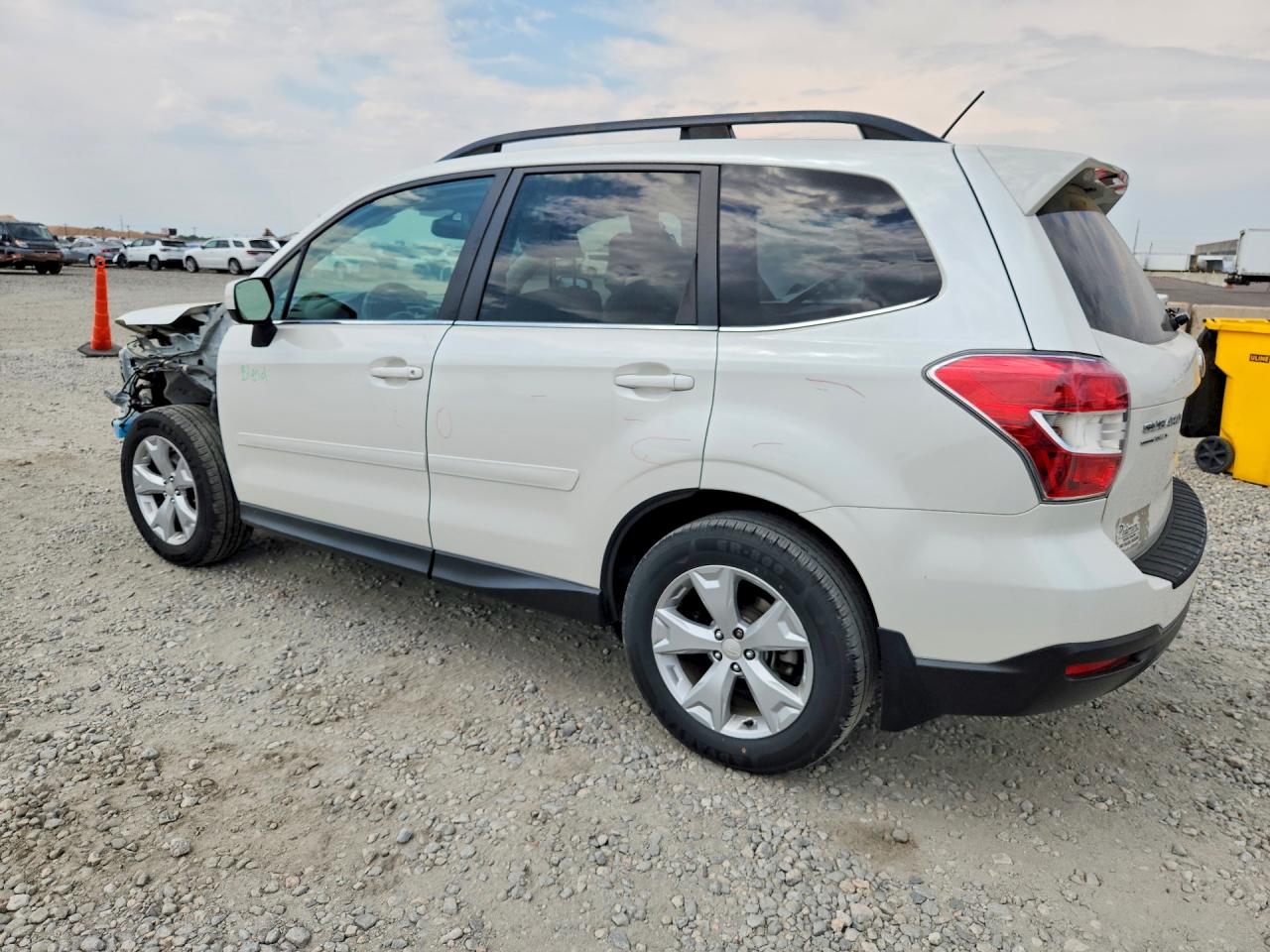 2015 Subaru Forester 2.5i Limited White vin: JF2SJAHC5FH487430