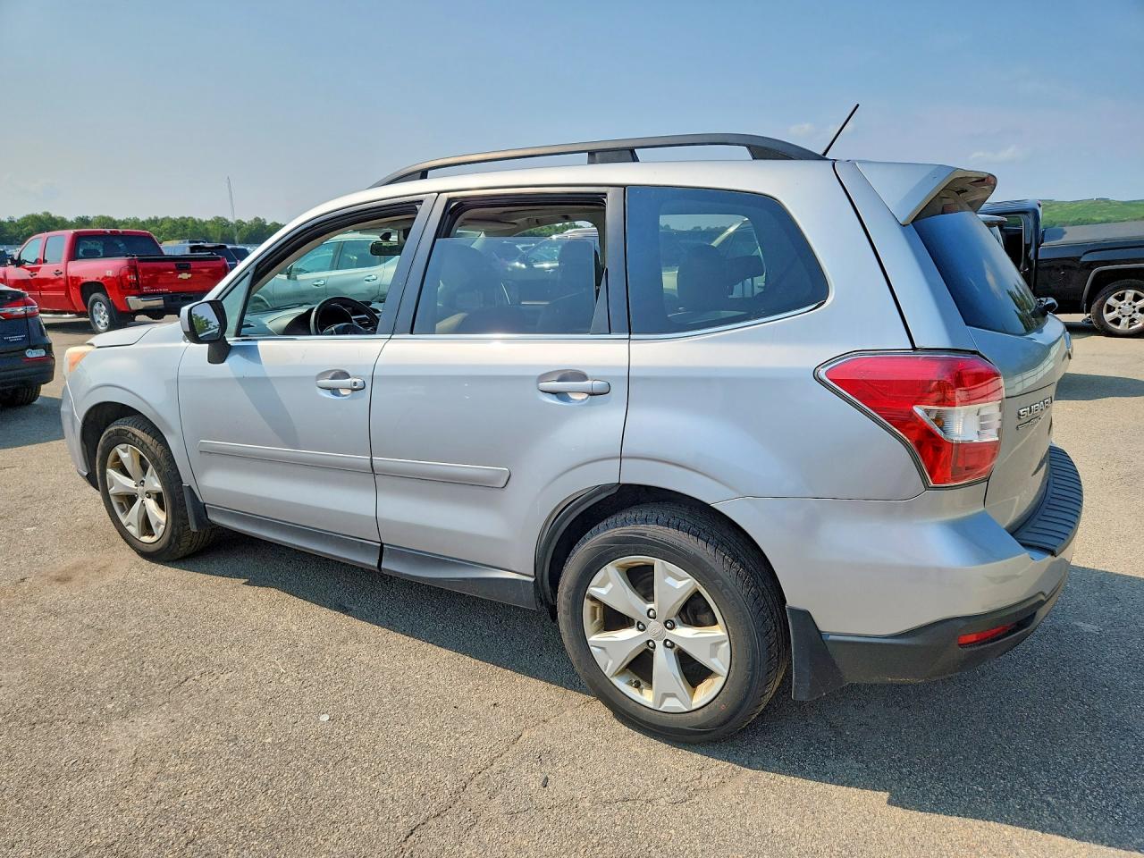 2015 Subaru Forester 2.5i Limited Silver vin: JF2SJAHC5FH568945