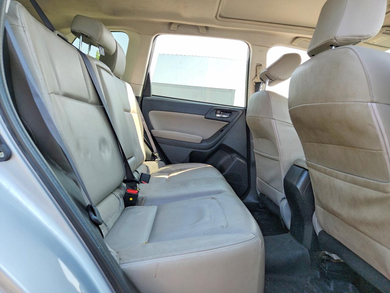 2015 Subaru Forester 2.5i Limited Silver vin: JF2SJAHC5FH568945