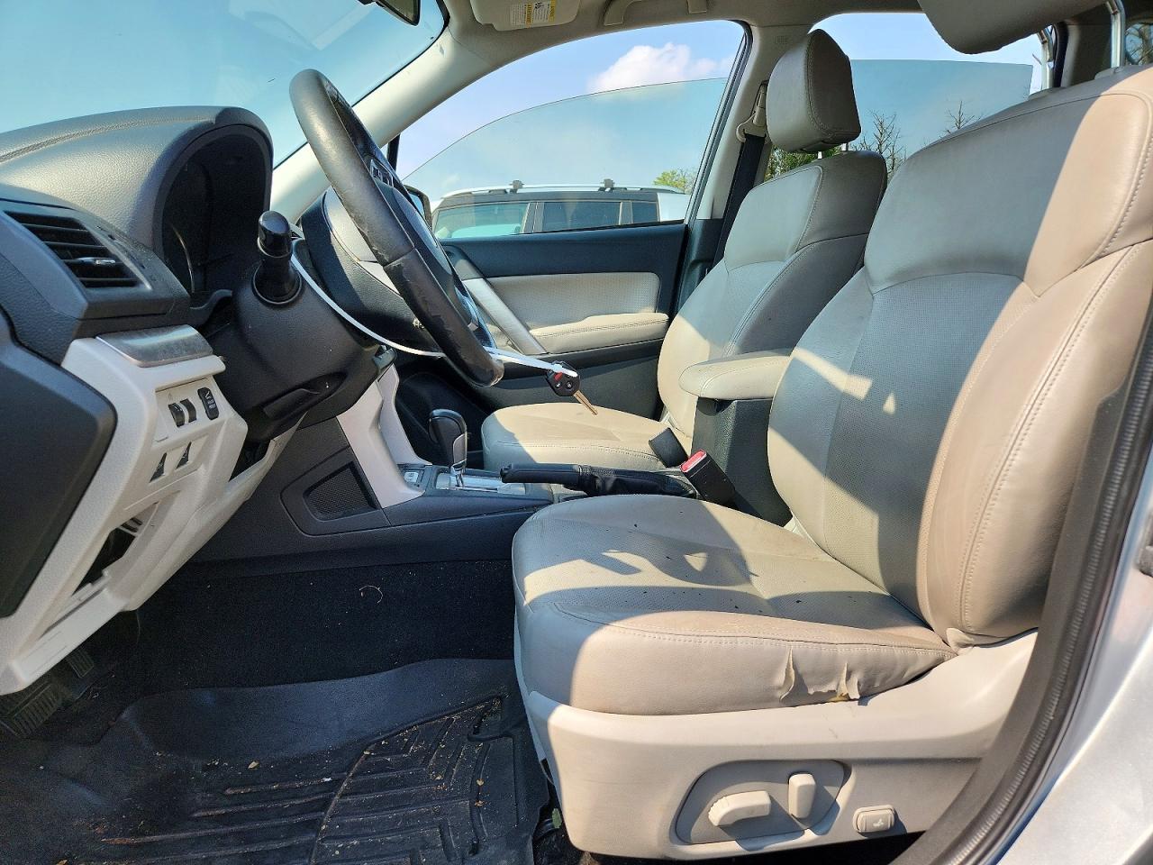 2015 Subaru Forester 2.5i Limited Silver vin: JF2SJAHC5FH568945