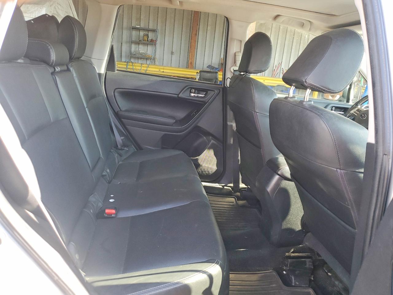 2015 Subaru Forester 2.5i Limited Silver vin: JF2SJAHC5FH573692