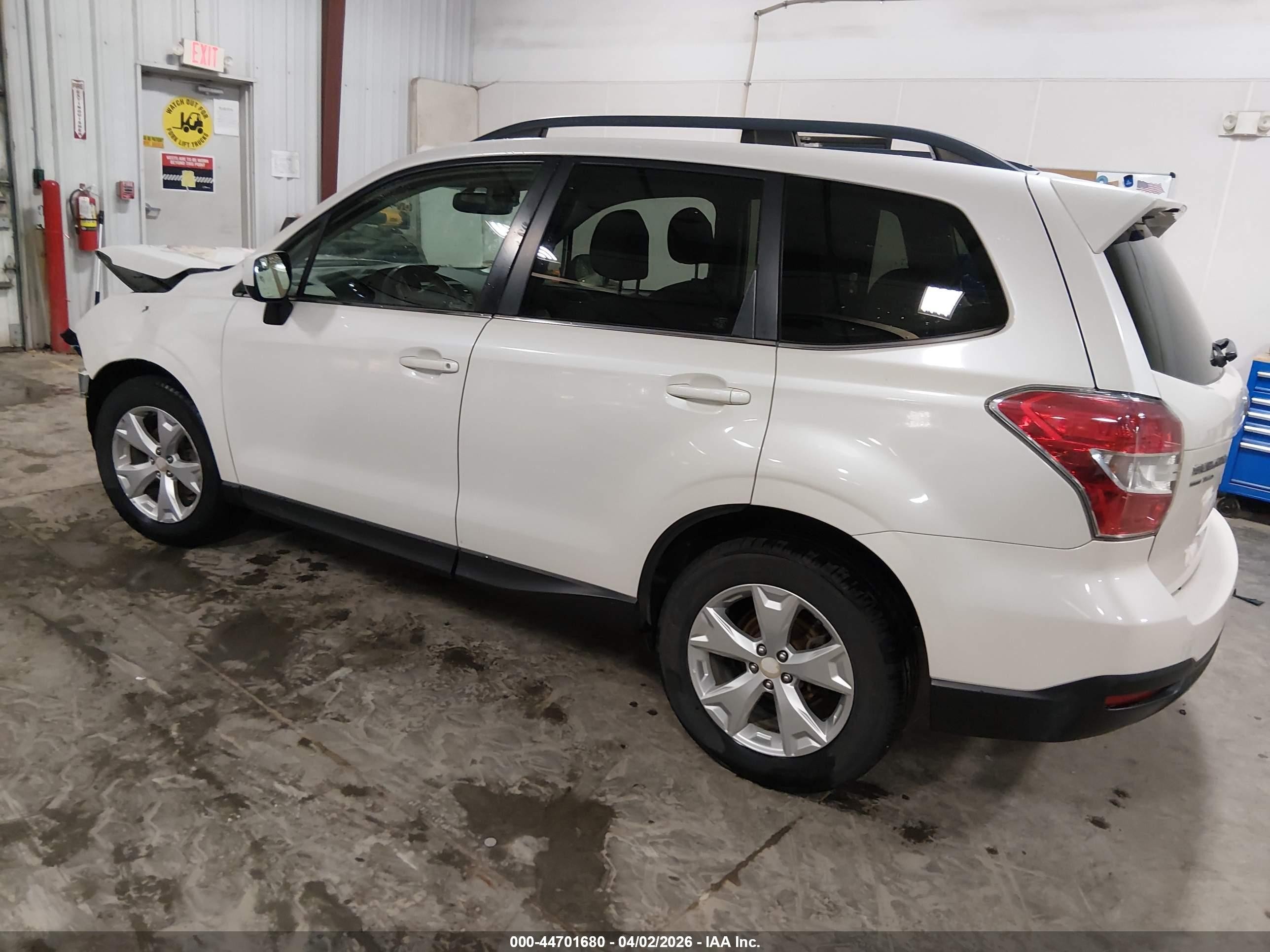 2015 Subaru Forester 2.5i Limited White vin: JF2SJAHC5FH590220