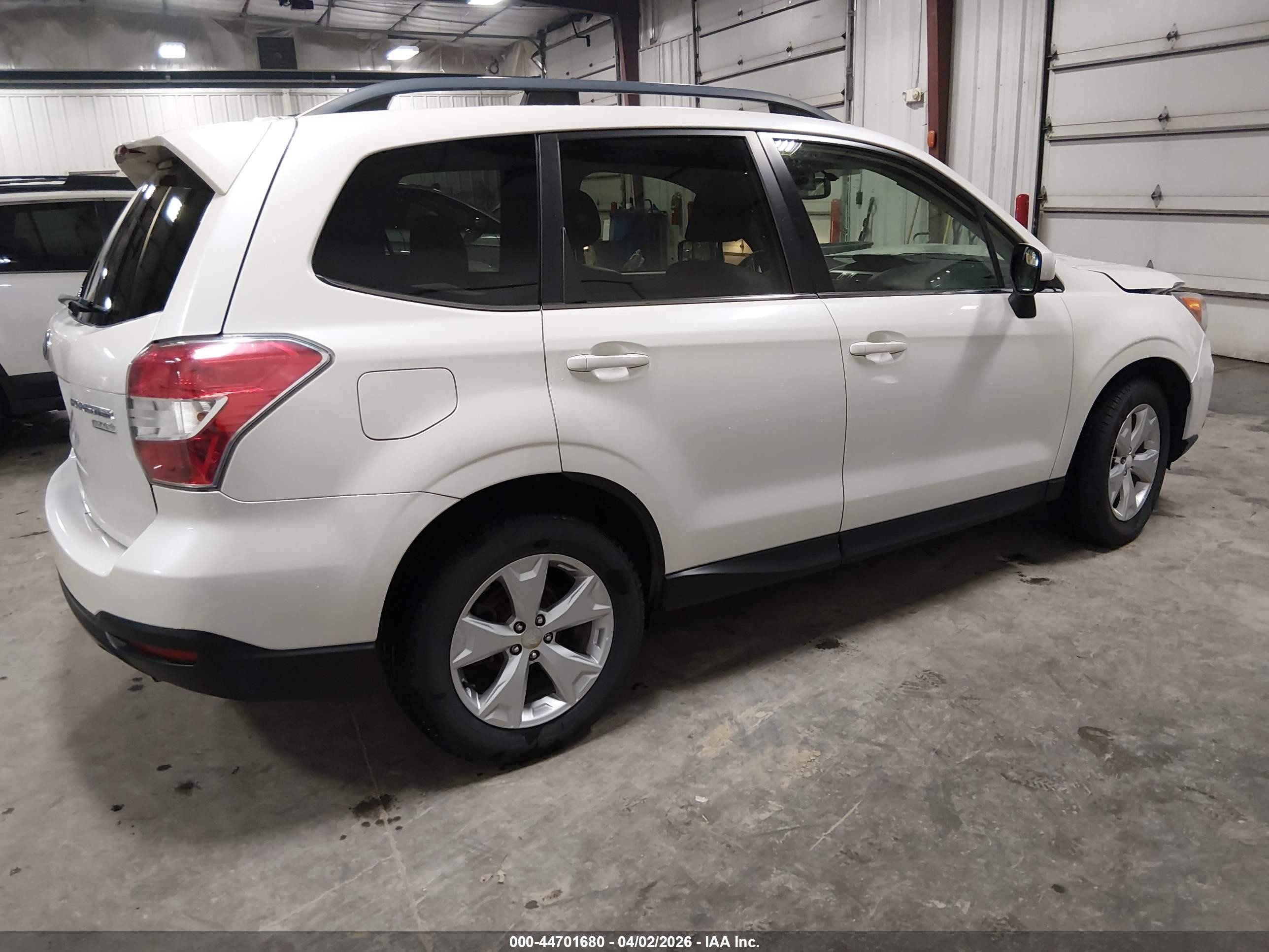 2015 Subaru Forester 2.5i Limited White vin: JF2SJAHC5FH590220