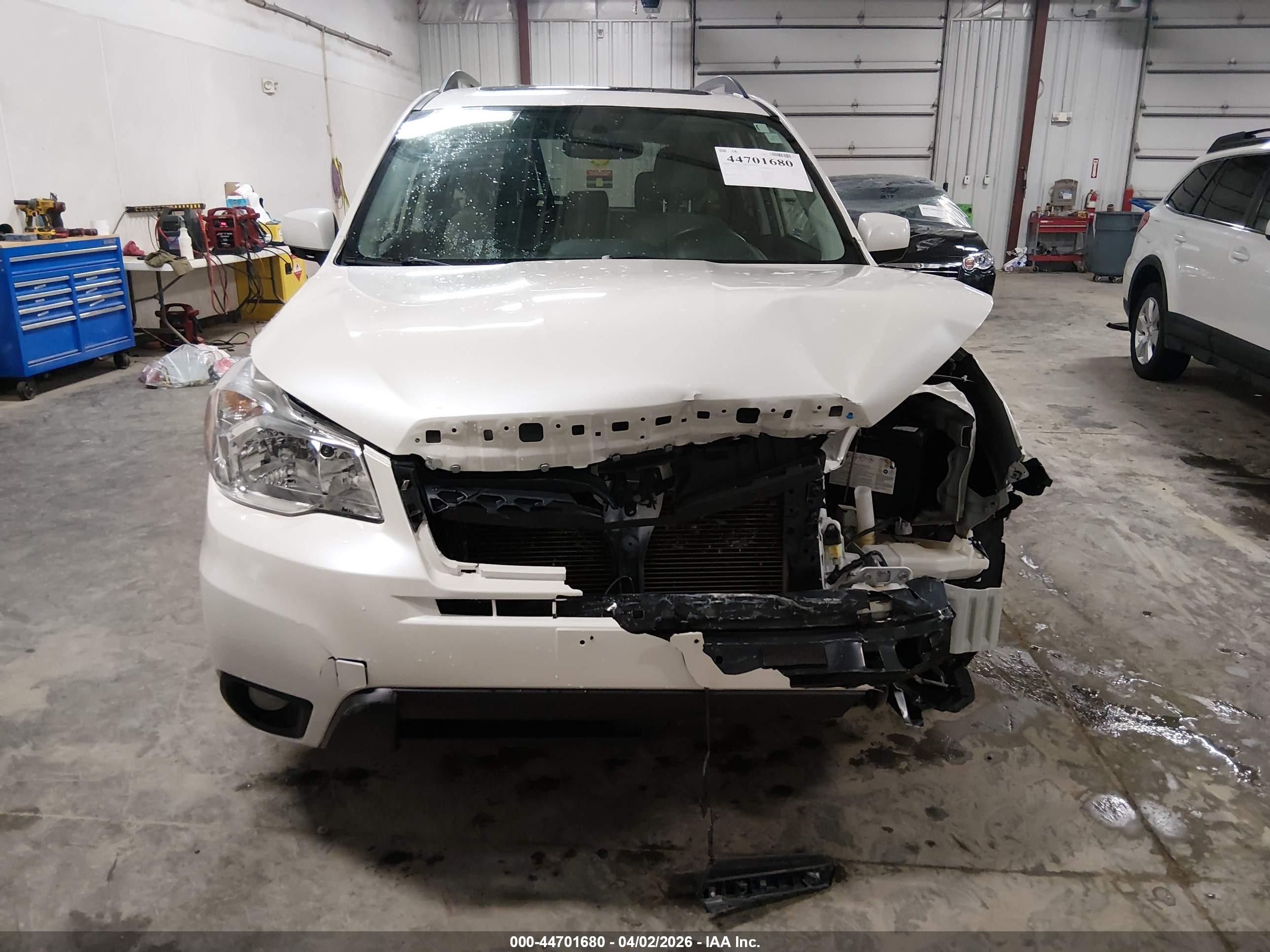 2015 Subaru Forester 2.5i Limited White vin: JF2SJAHC5FH590220