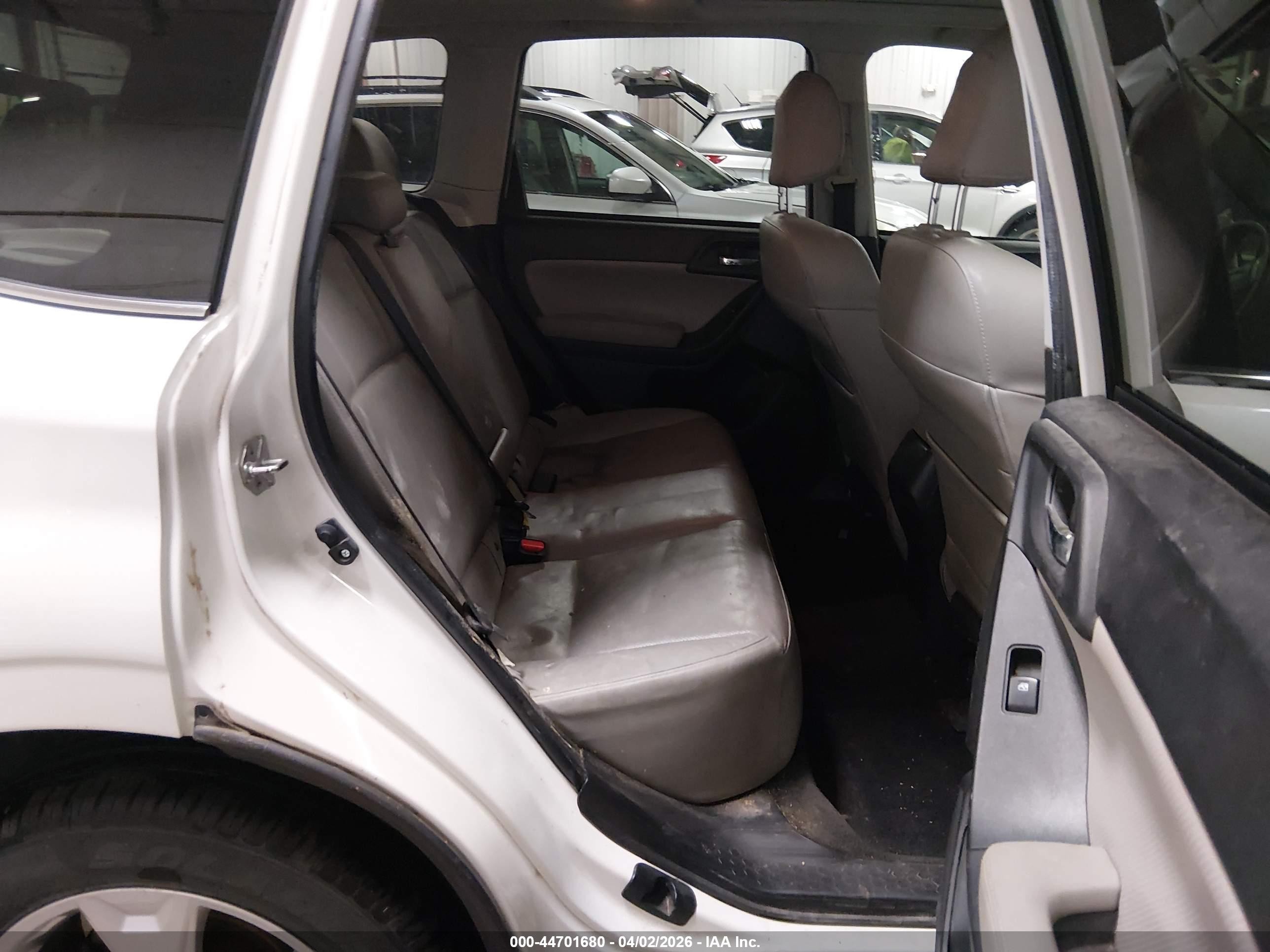 2015 Subaru Forester 2.5i Limited White vin: JF2SJAHC5FH590220