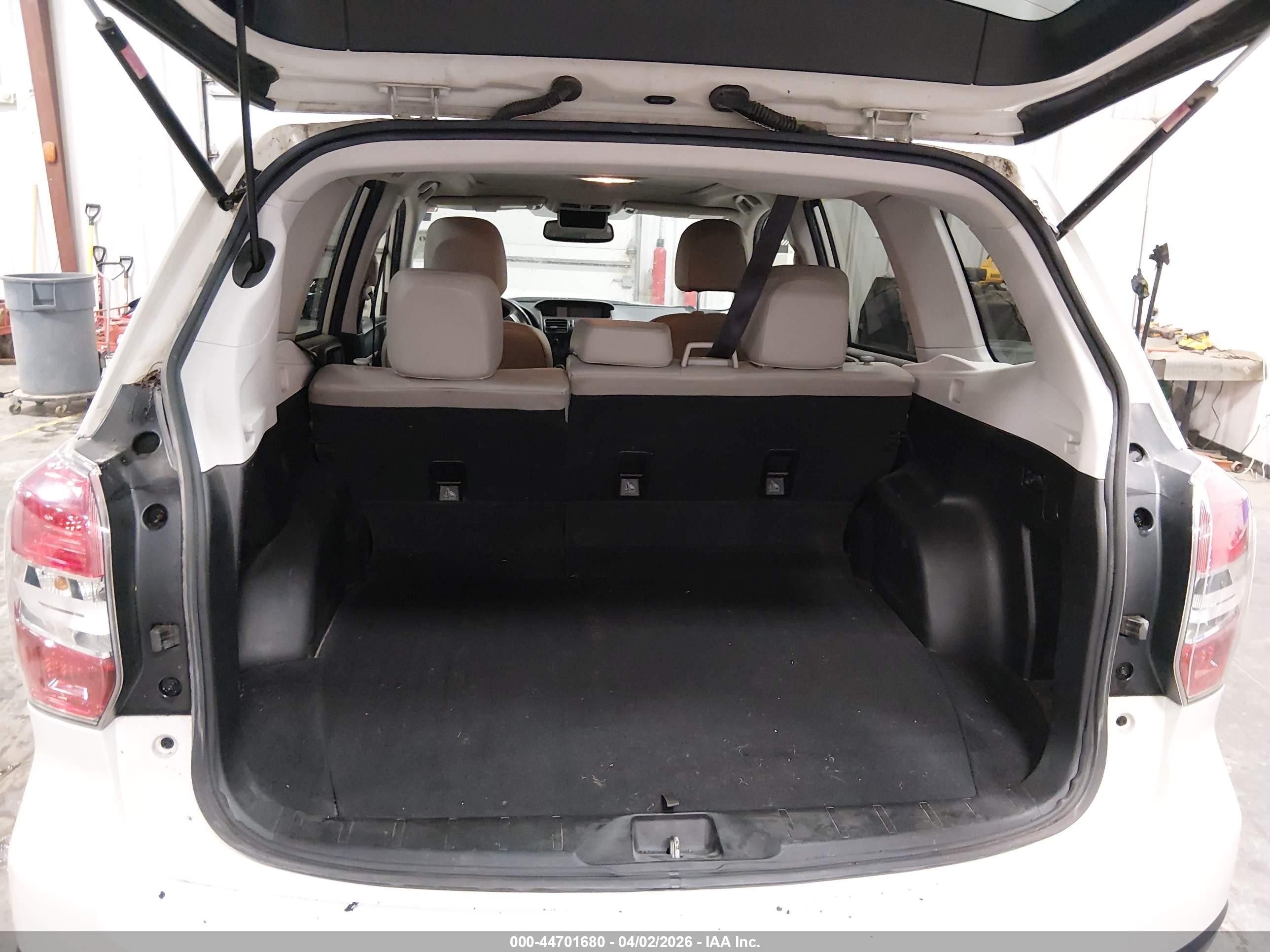 2015 Subaru Forester 2.5i Limited White vin: JF2SJAHC5FH590220