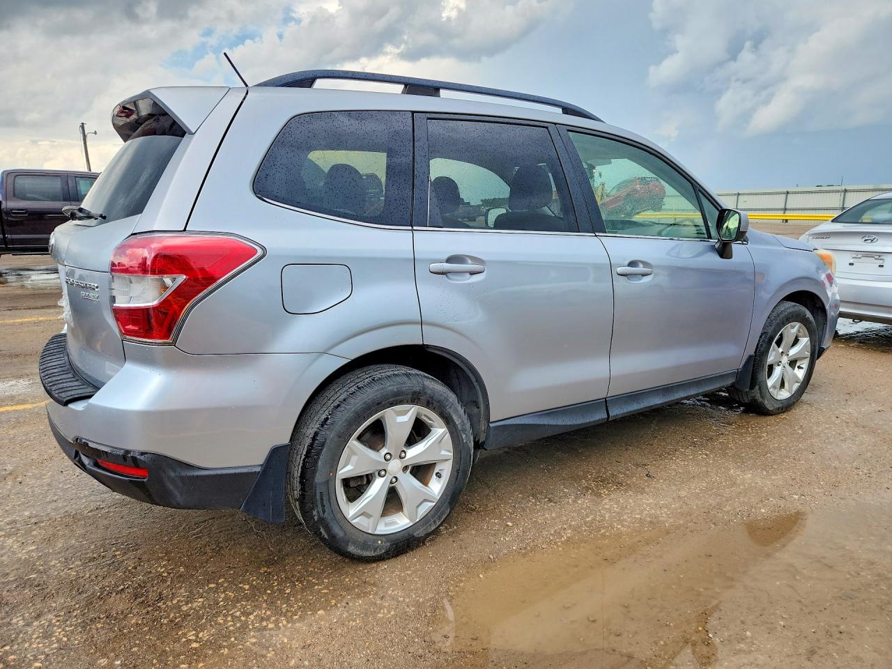 2015 Subaru Forester 2.5i Limited Silver vin: JF2SJAHC5FH591741