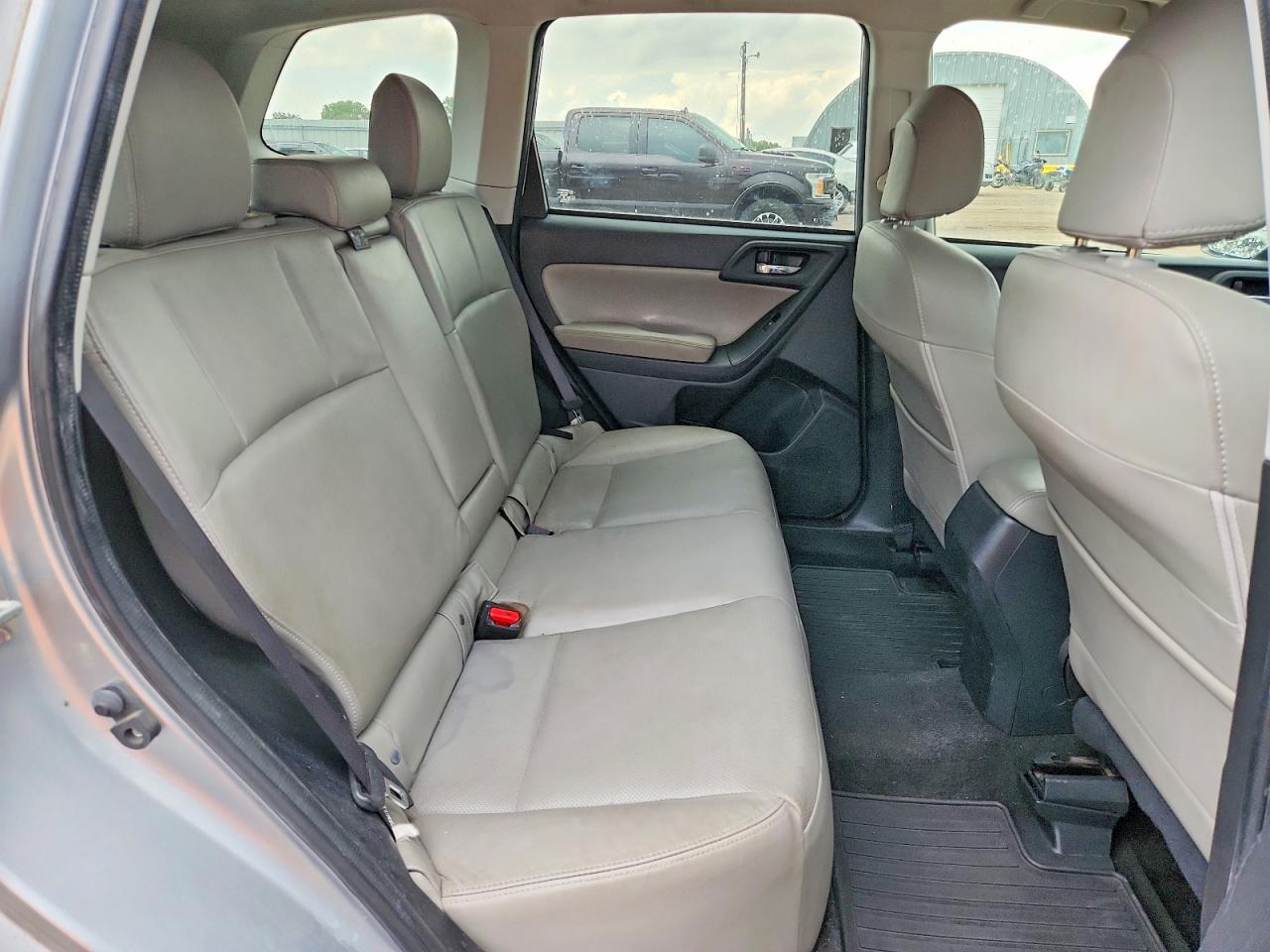 2015 Subaru Forester 2.5i Limited Silver vin: JF2SJAHC5FH591741