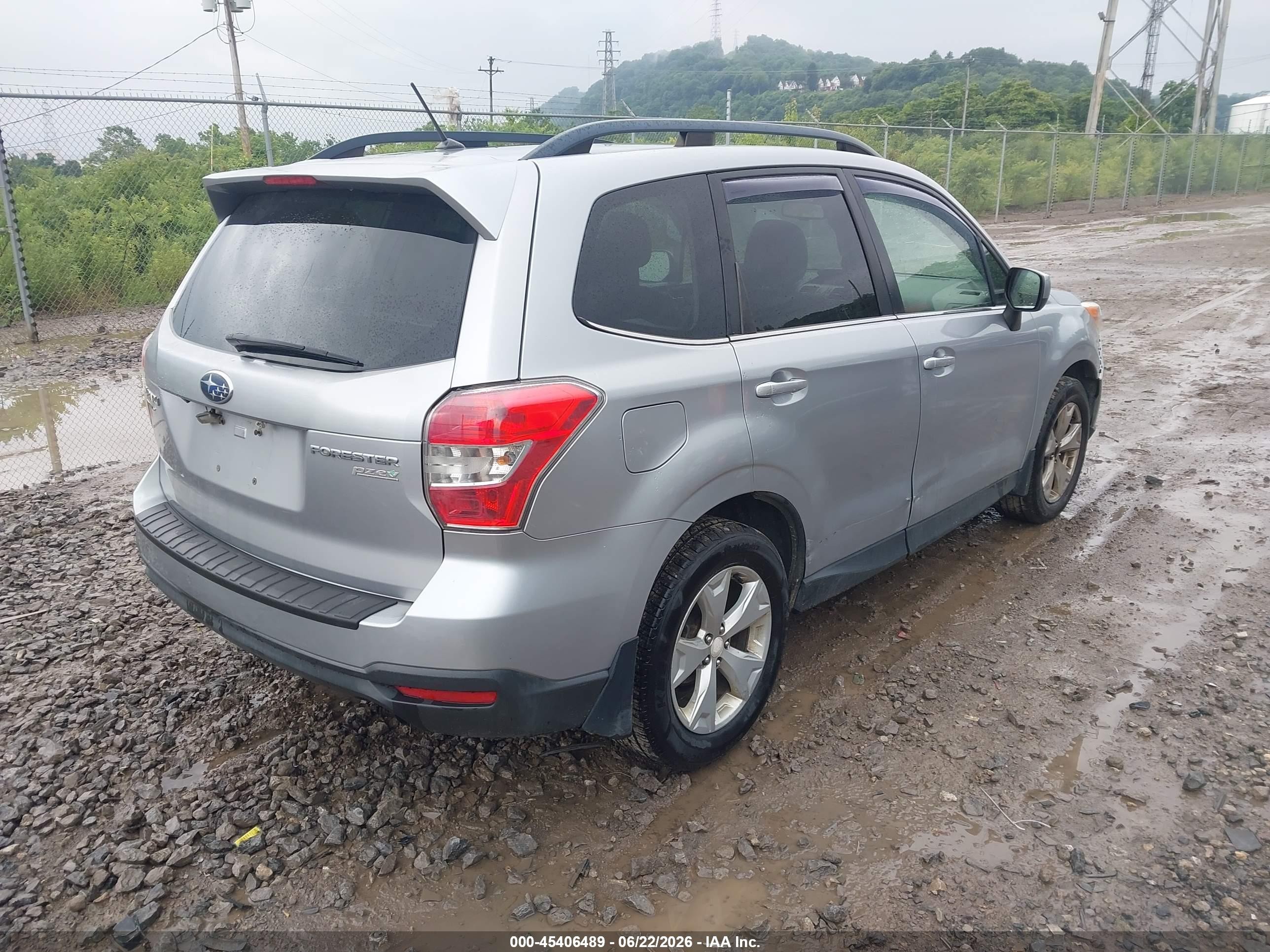 2015 Subaru Forester 2.5i Limited Серебряный vin: JF2SJAHC5FH818104