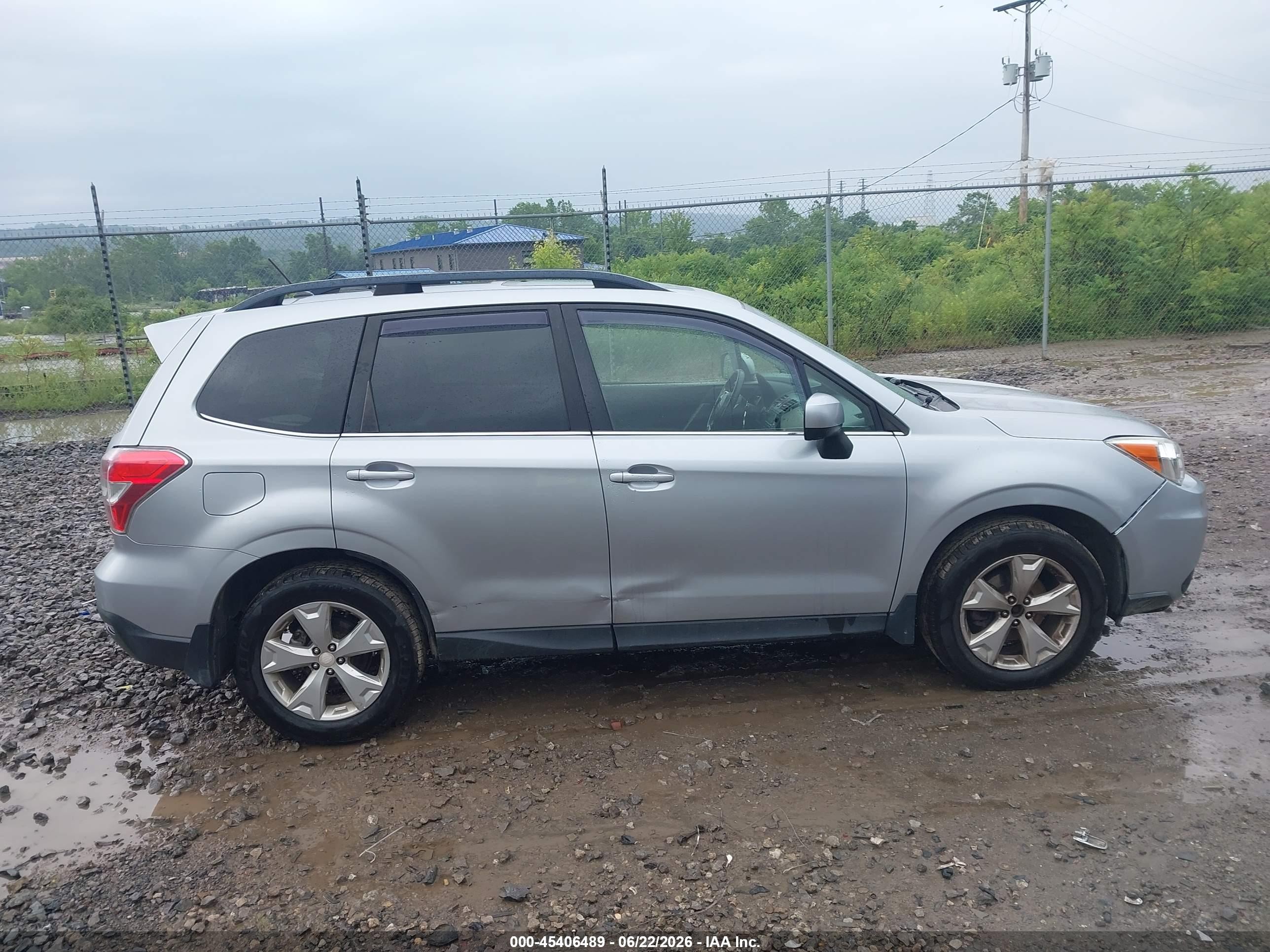 2015 Subaru Forester 2.5i Limited Серебряный vin: JF2SJAHC5FH818104