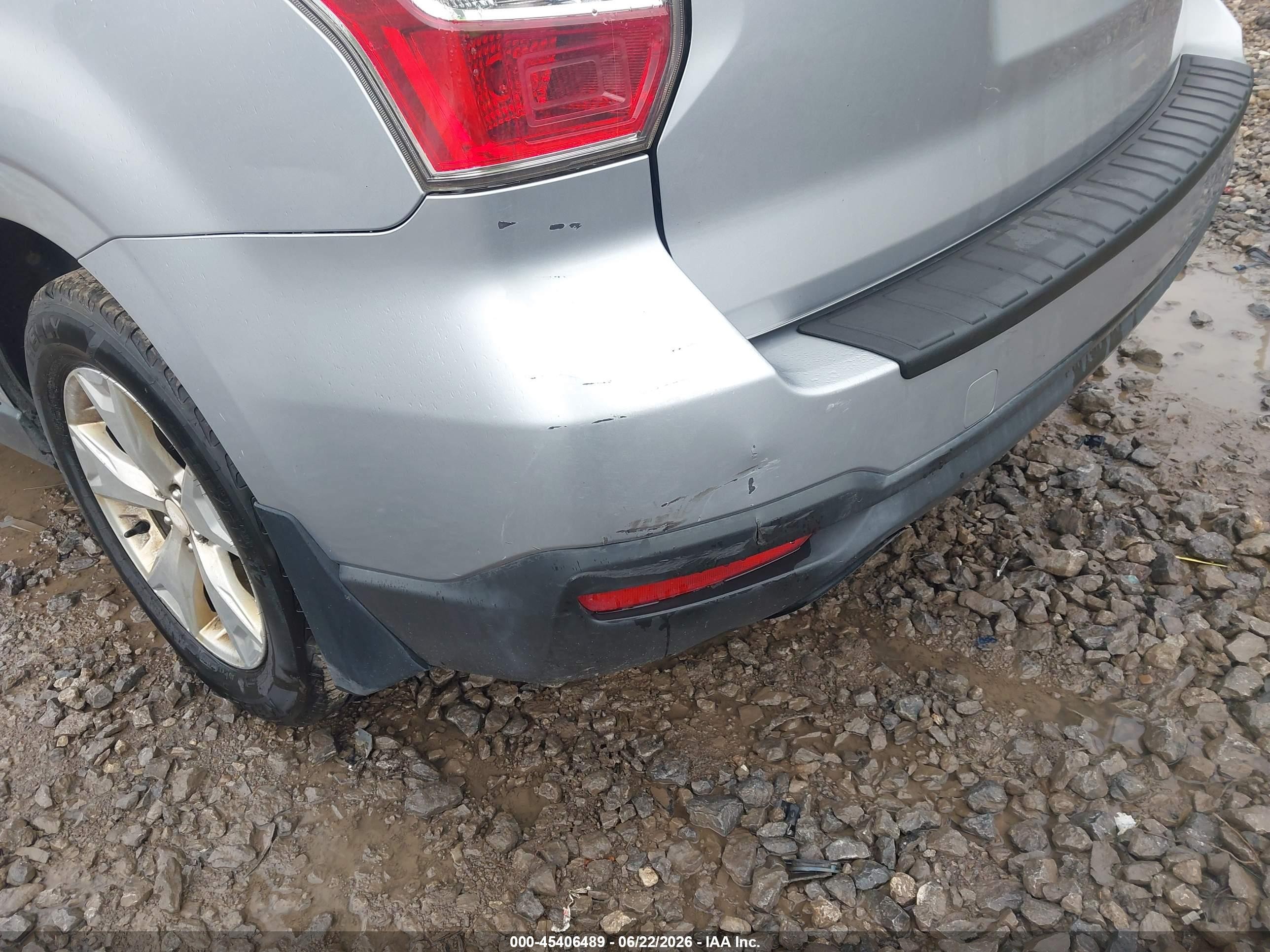 2015 Subaru Forester 2.5i Limited Серебряный vin: JF2SJAHC5FH818104