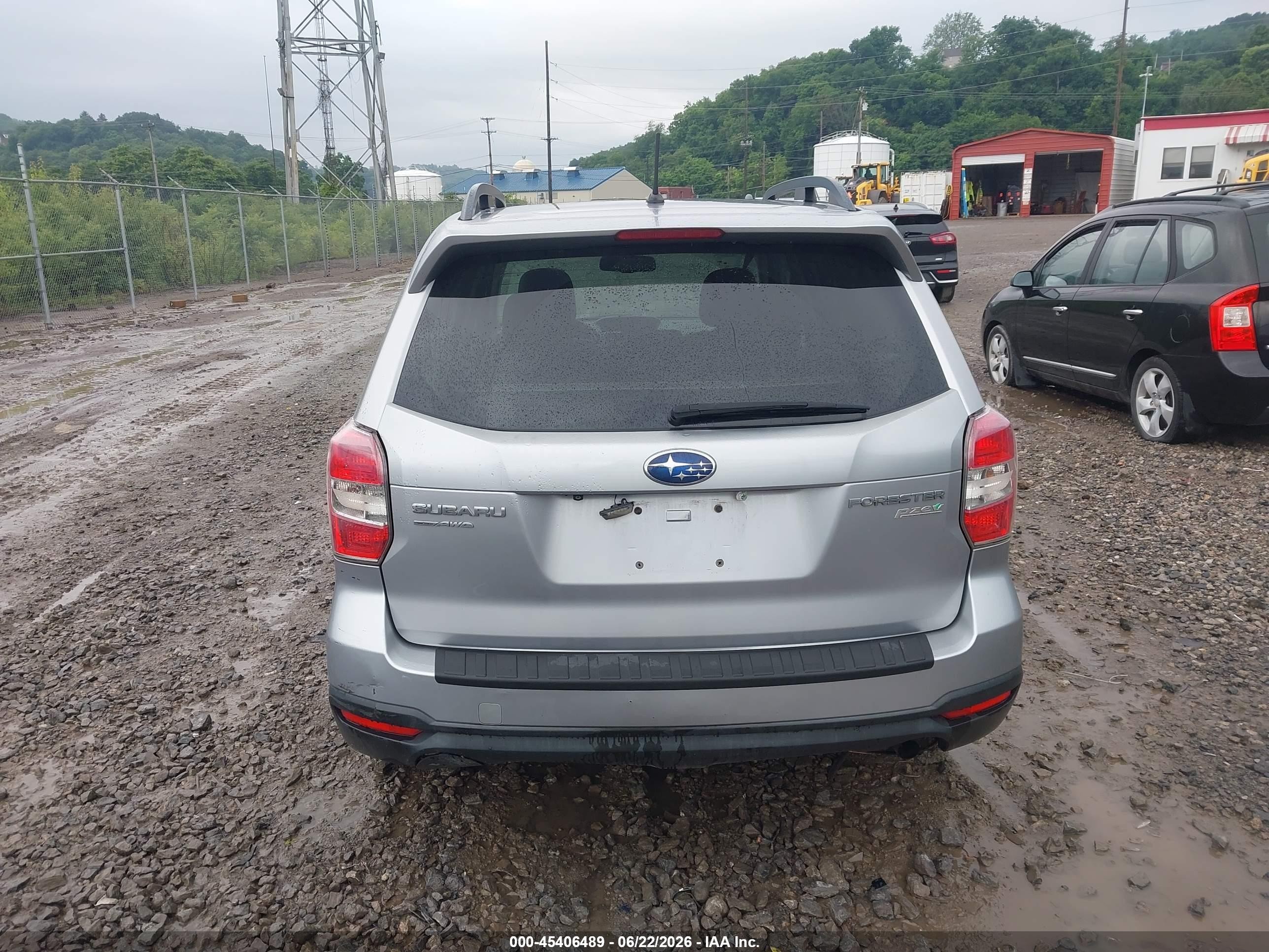 2015 Subaru Forester 2.5i Limited Серебряный vin: JF2SJAHC5FH818104