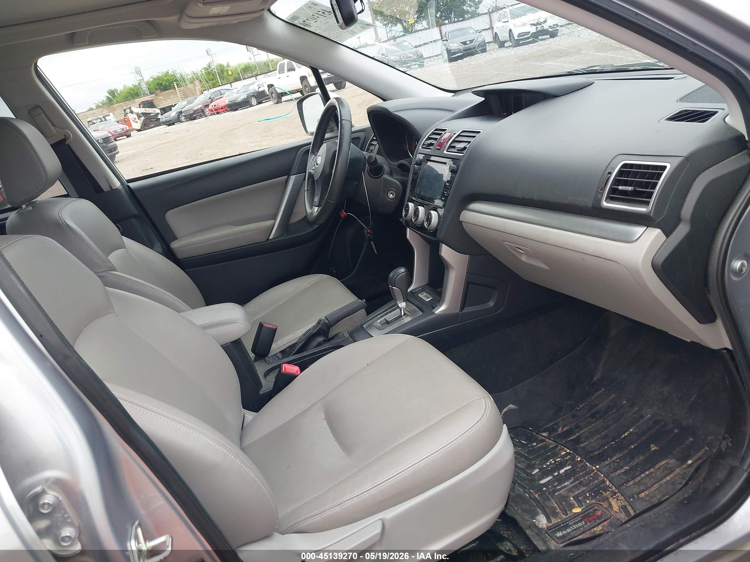 2016 Subaru Forester 2.5i Limited Серебряный vin: JF2SJAHC5GH510349