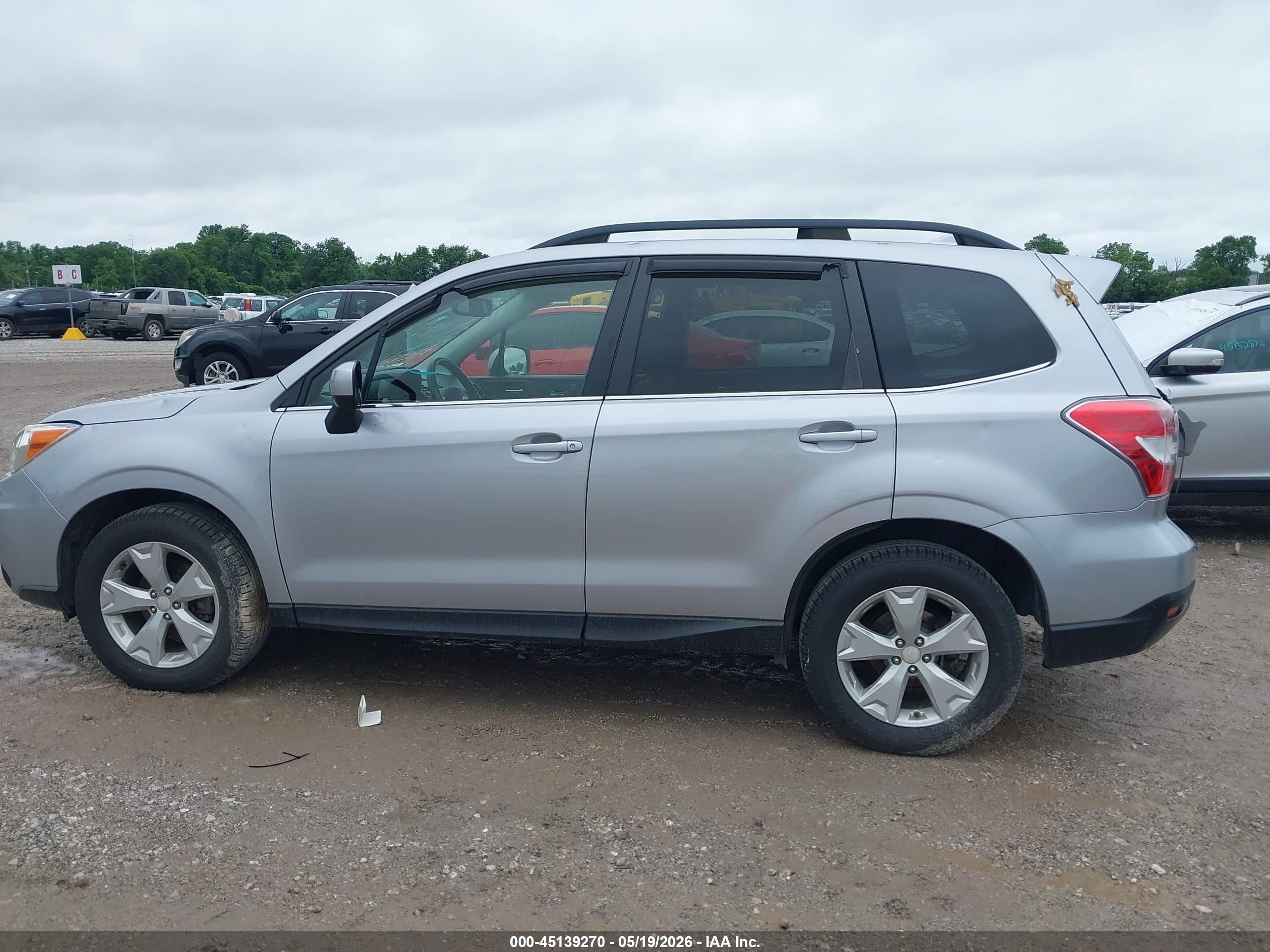 2016 Subaru Forester 2.5i Limited Серебряный vin: JF2SJAHC5GH510349