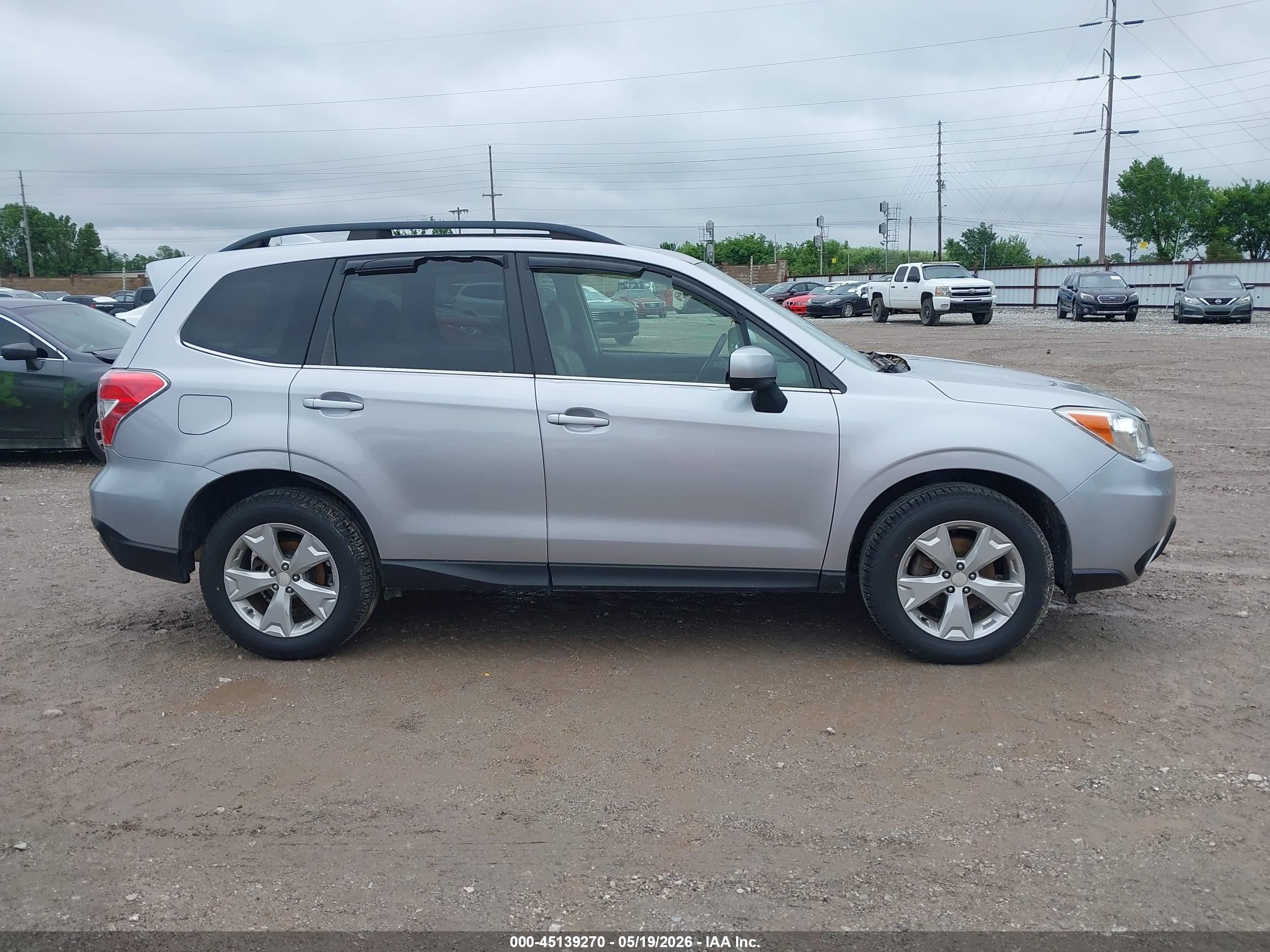 2016 Subaru Forester 2.5i Limited Серебряный vin: JF2SJAHC5GH510349