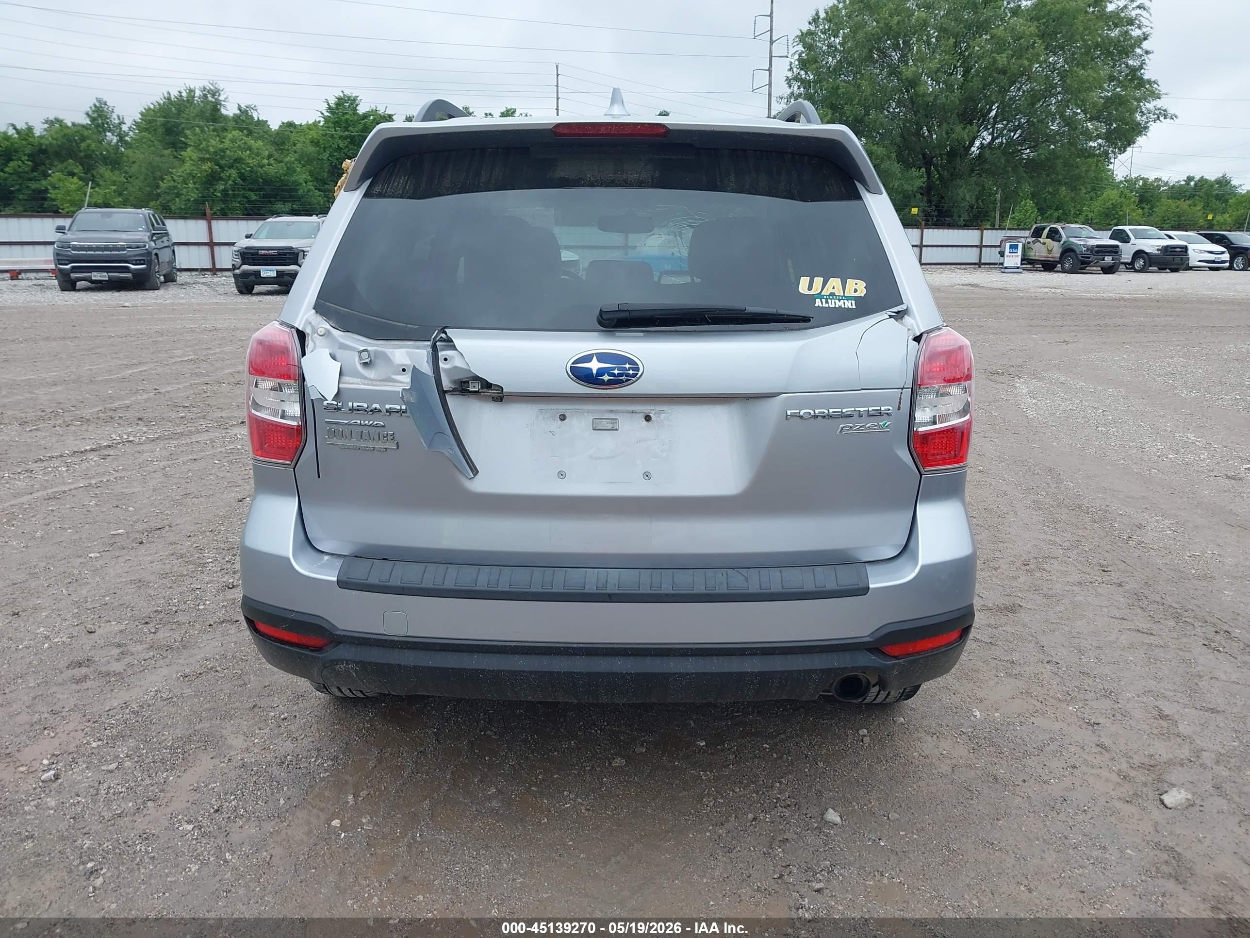 2016 Subaru Forester 2.5i Limited Серебряный vin: JF2SJAHC5GH510349