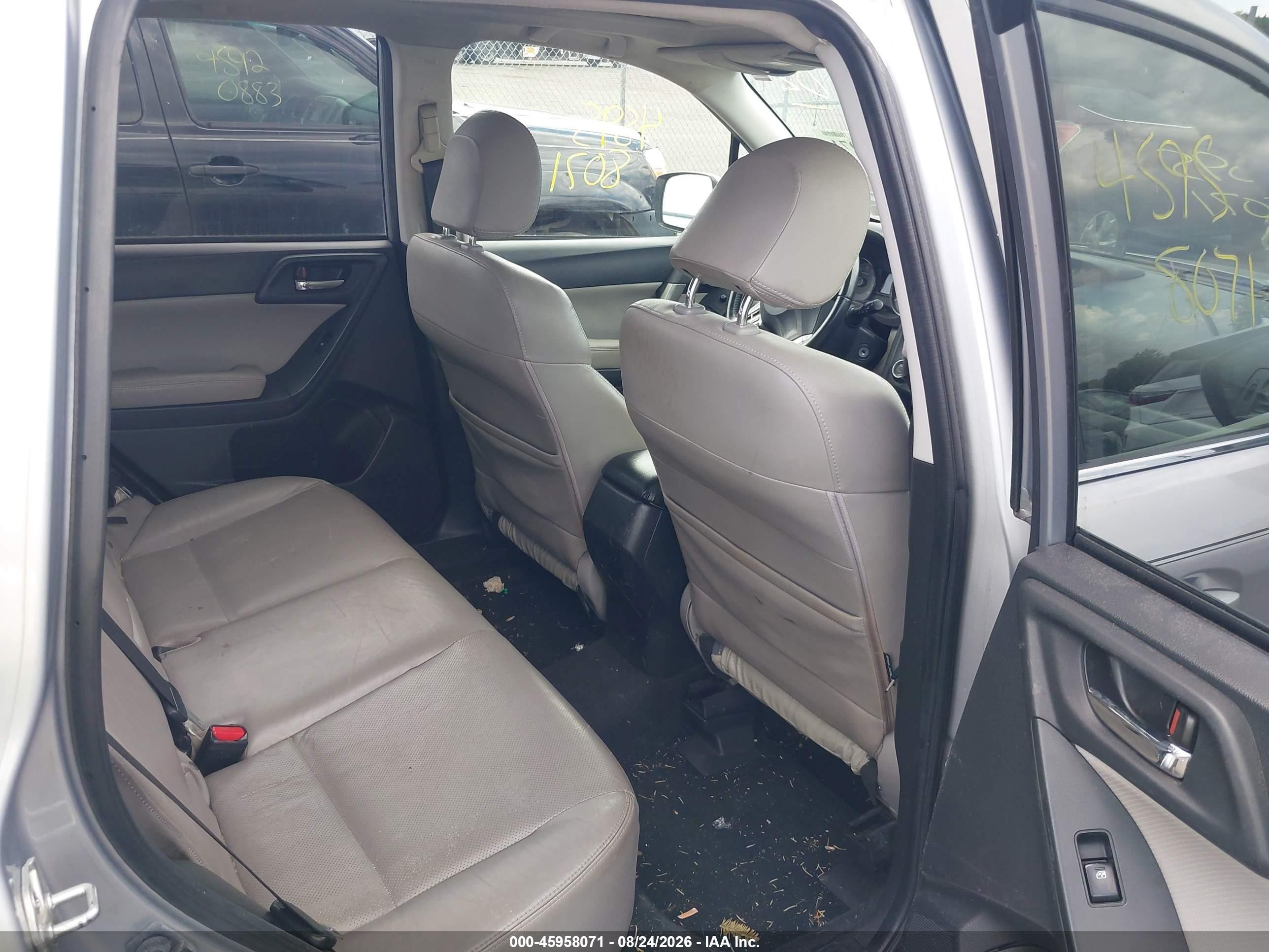 2014 Subaru Forester 2.5i Limited Silver vin: JF2SJAHC6EH402254
