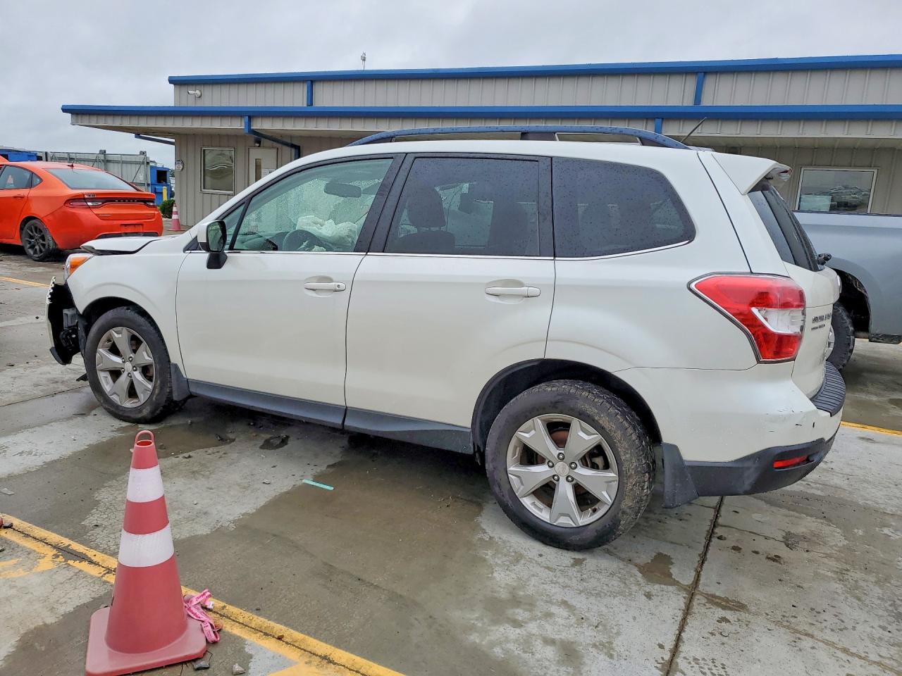 2015 Subaru Forester 2.5i Limited White vin: JF2SJAHC6FH562927