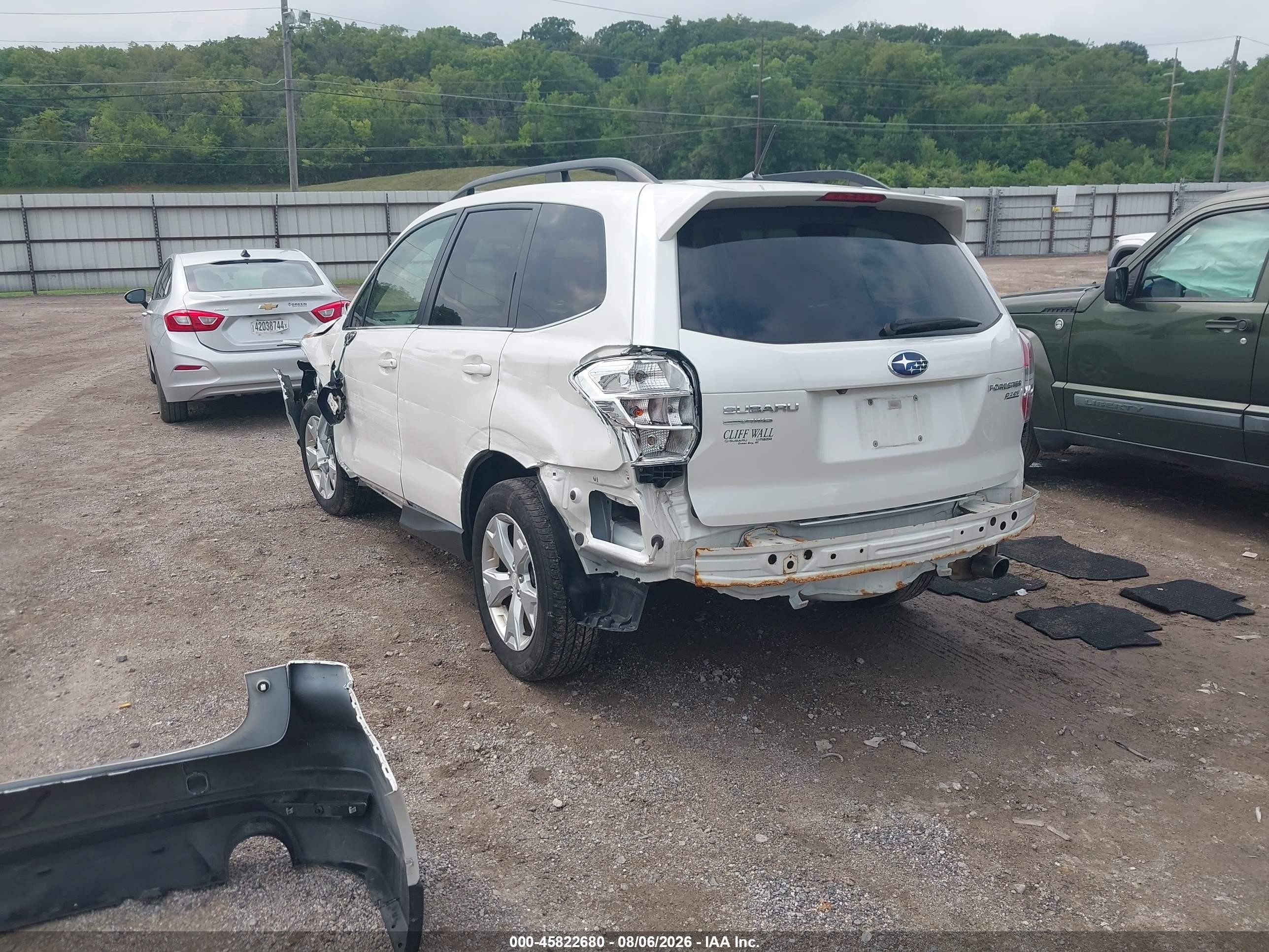 2015 Subaru Forester 2.5i Limited White vin: JF2SJAHC6FH564516