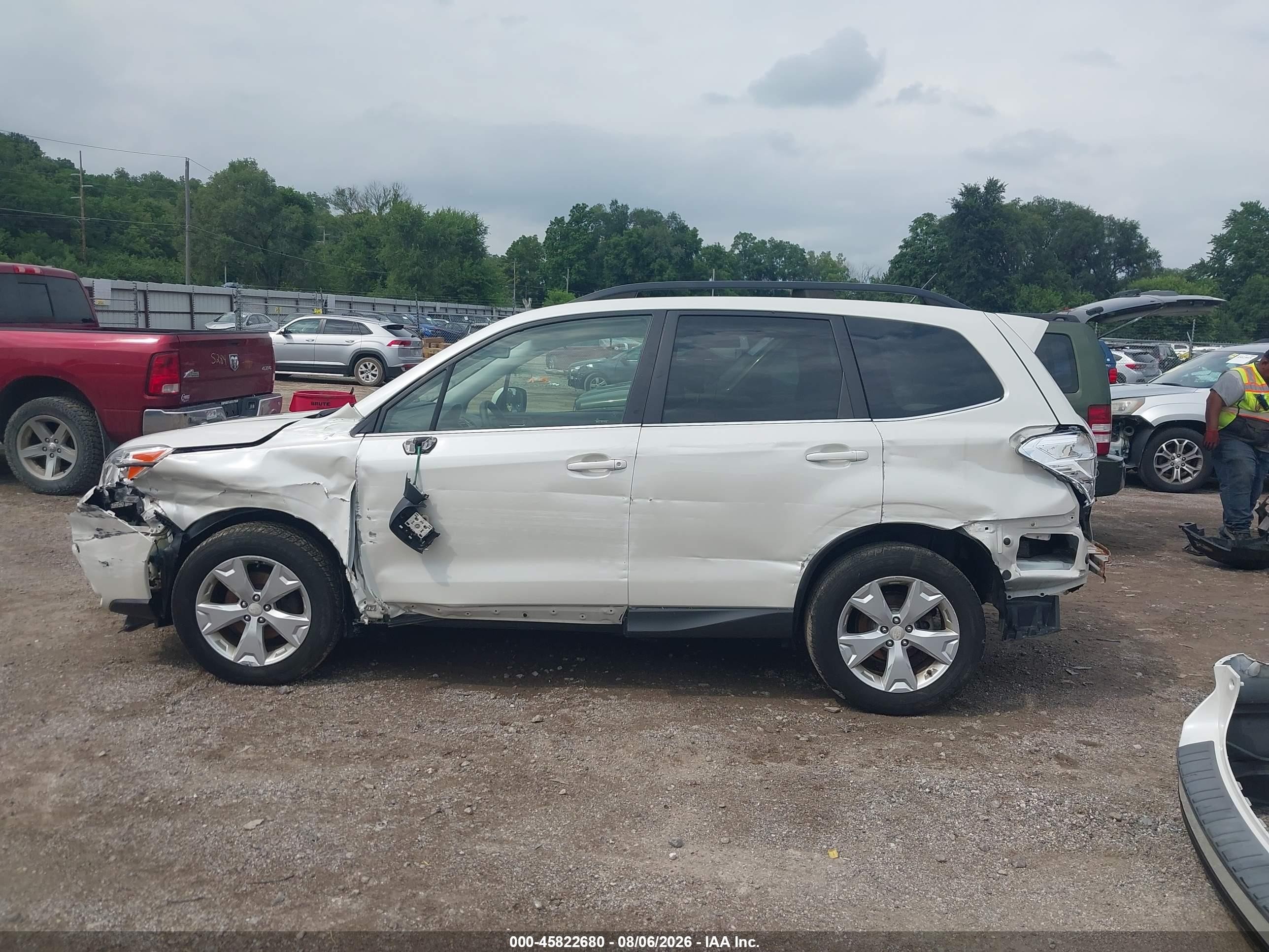 2015 Subaru Forester 2.5i Limited White vin: JF2SJAHC6FH564516