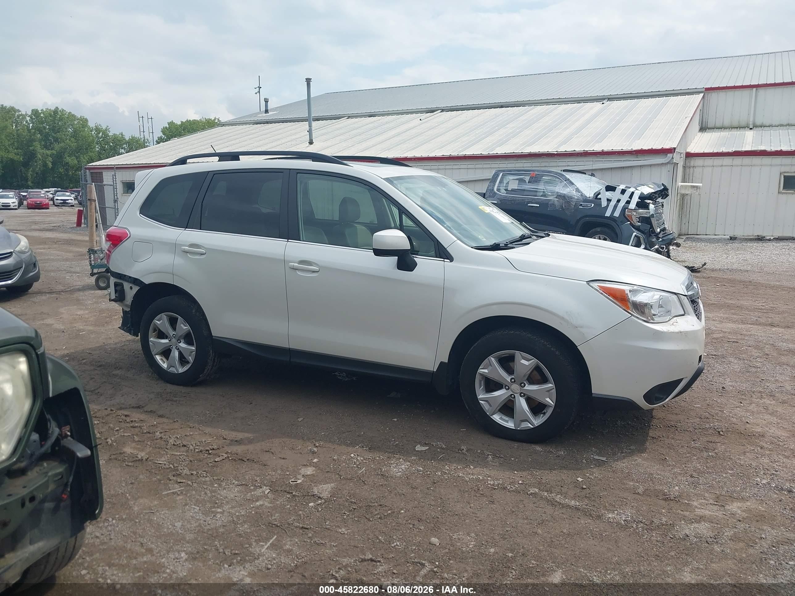 2015 Subaru Forester 2.5i Limited White vin: JF2SJAHC6FH564516
