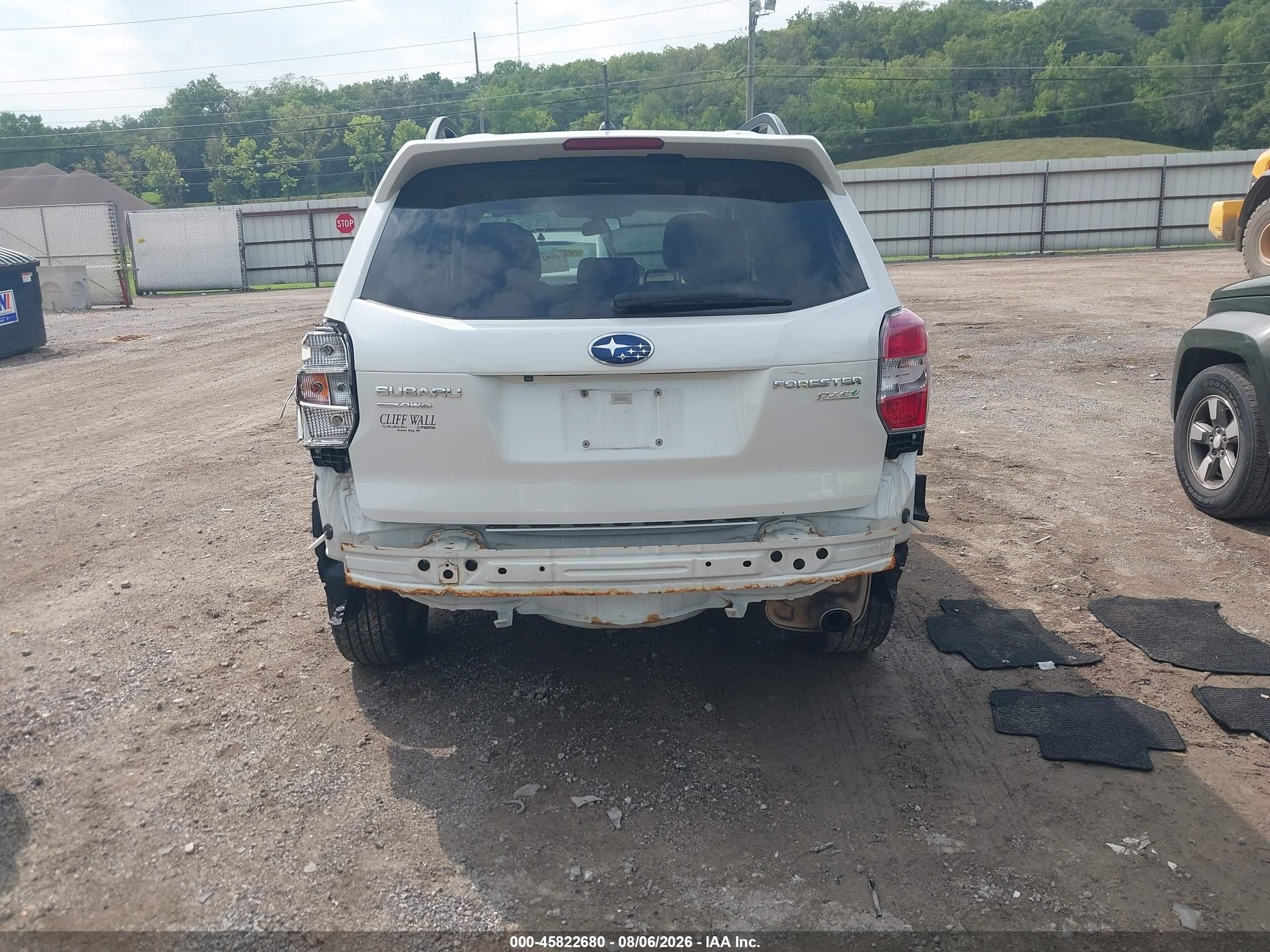 2015 Subaru Forester 2.5i Limited White vin: JF2SJAHC6FH564516