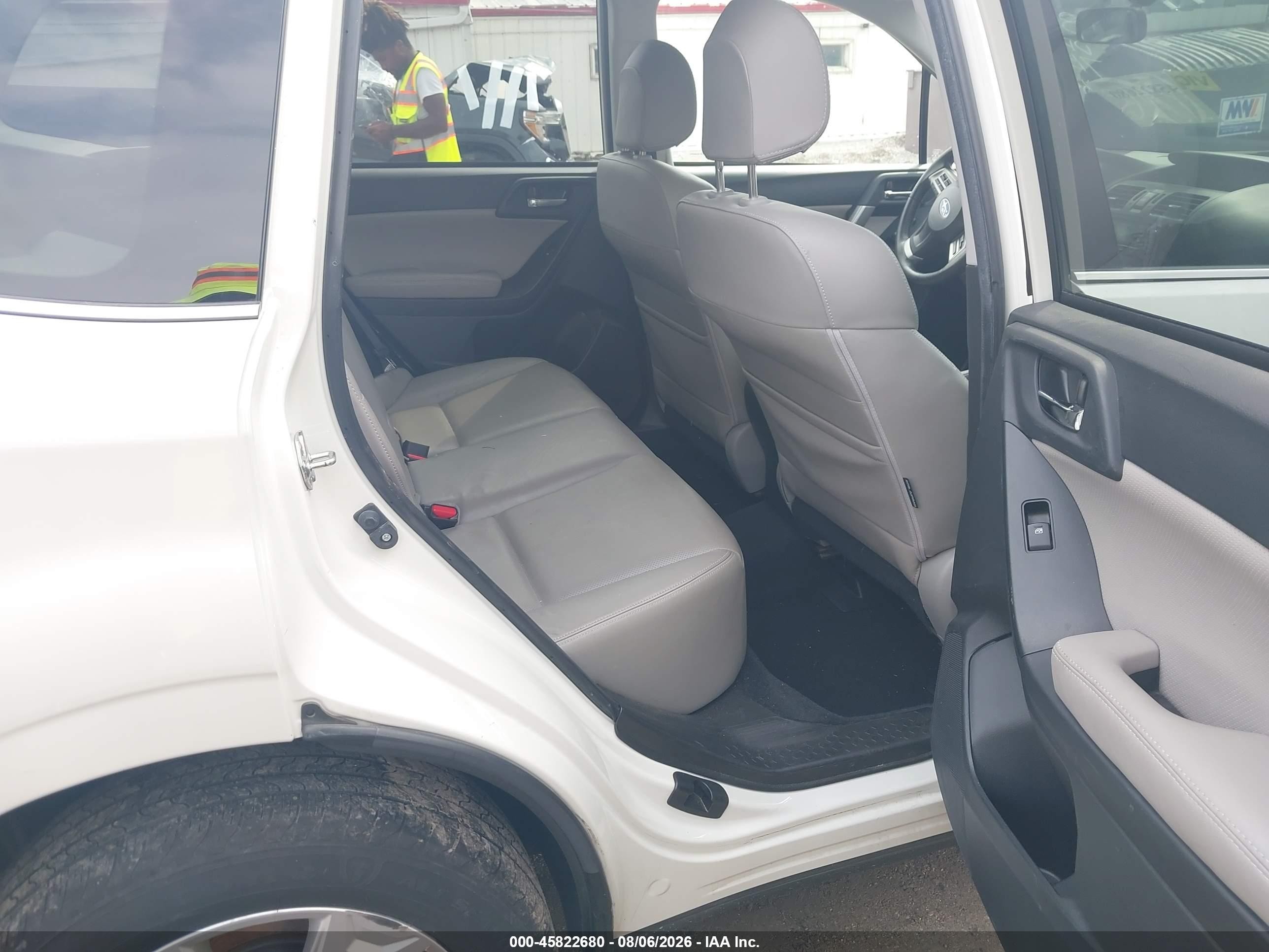 2015 Subaru Forester 2.5i Limited White vin: JF2SJAHC6FH564516