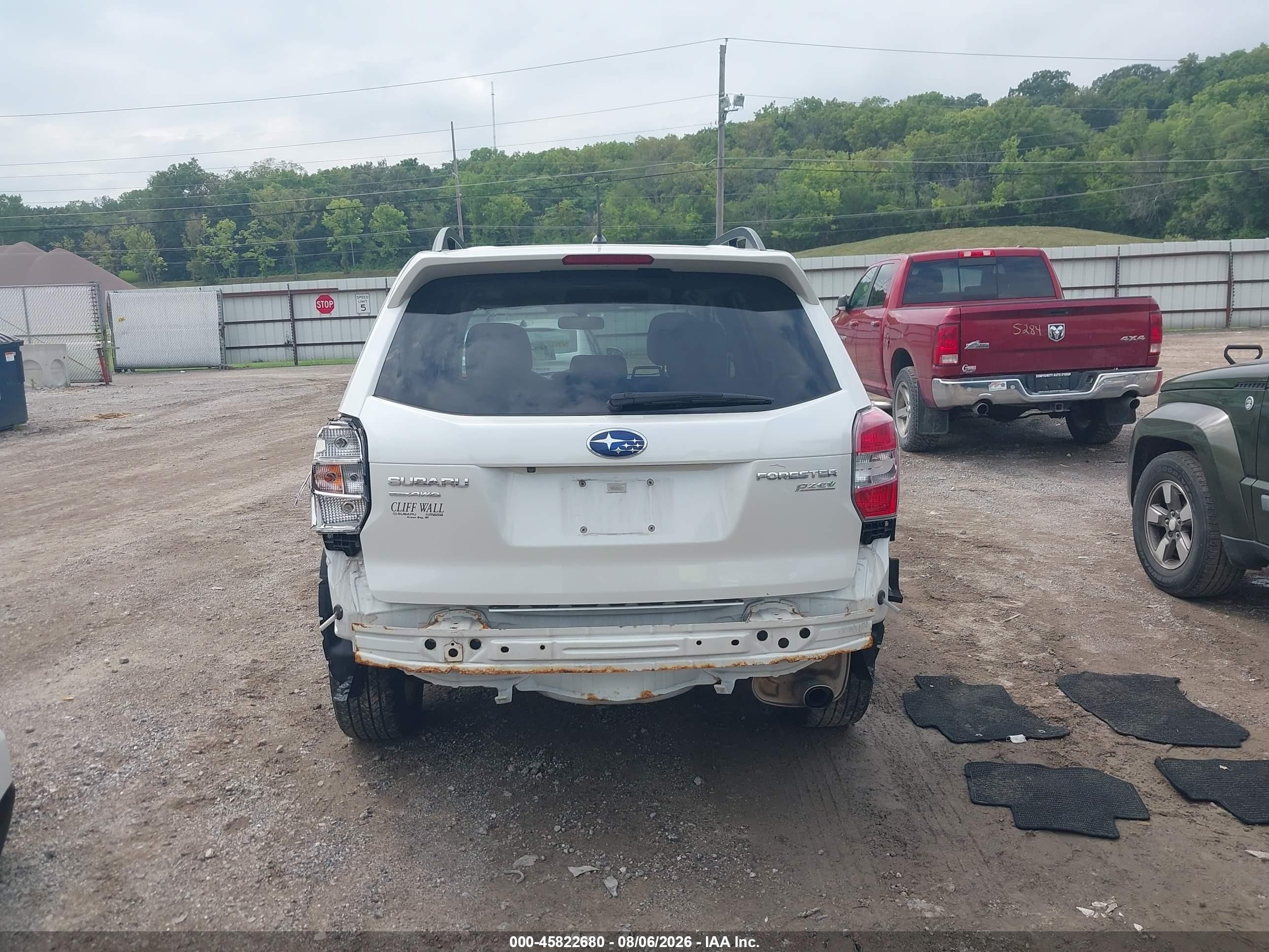 2015 Subaru Forester 2.5i Limited White vin: JF2SJAHC6FH564516