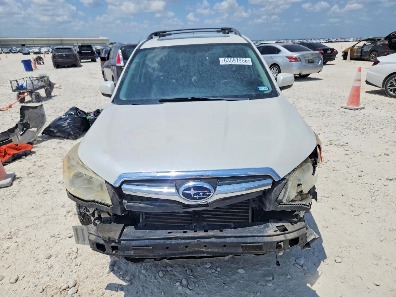 2015 Subaru Forester 2.5i Limited Белый vin: JF2SJAHC6FH838216