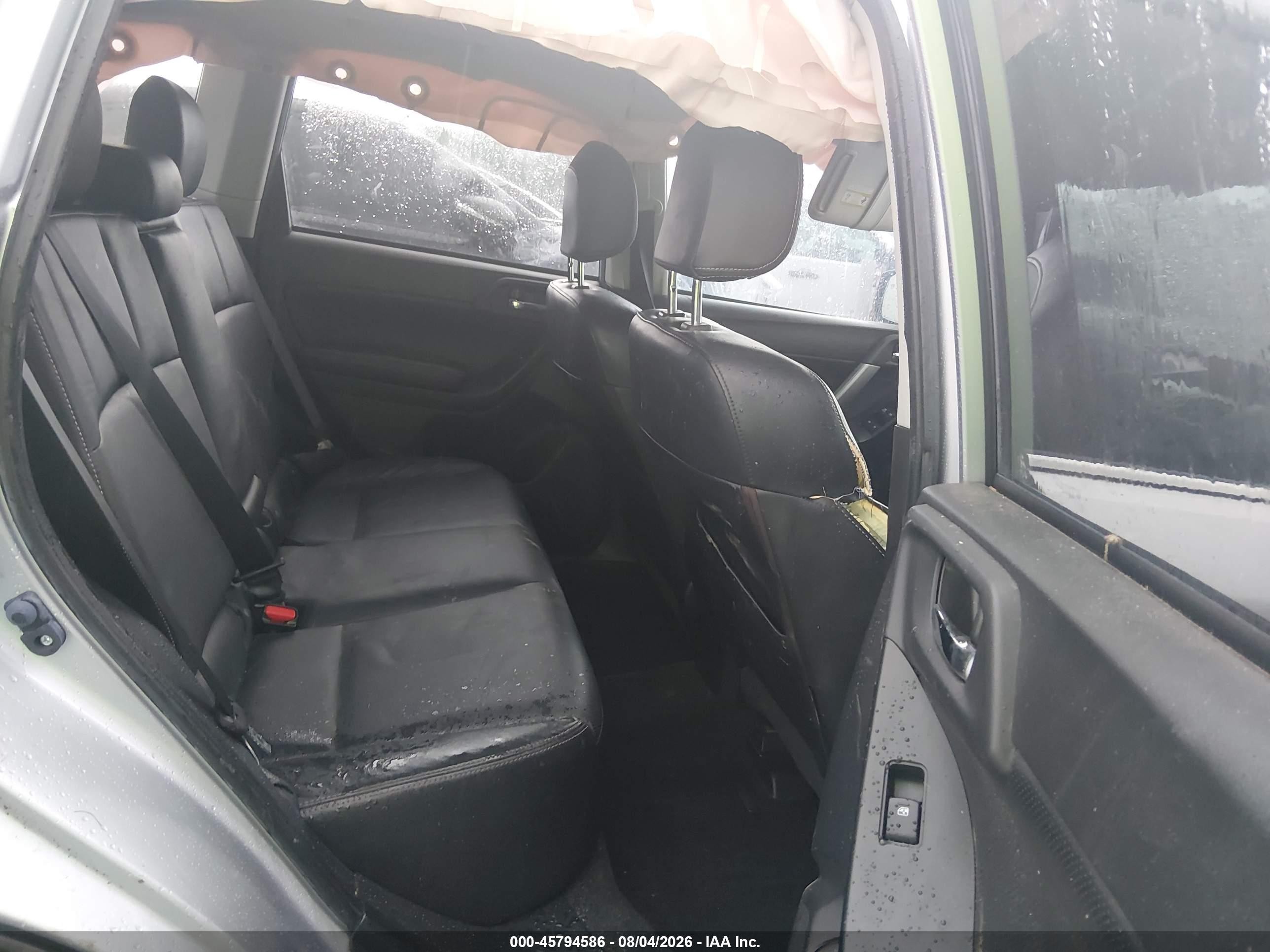 2014 Subaru Forester 2.5i Limited Silver vin: JF2SJAHC7EH410864