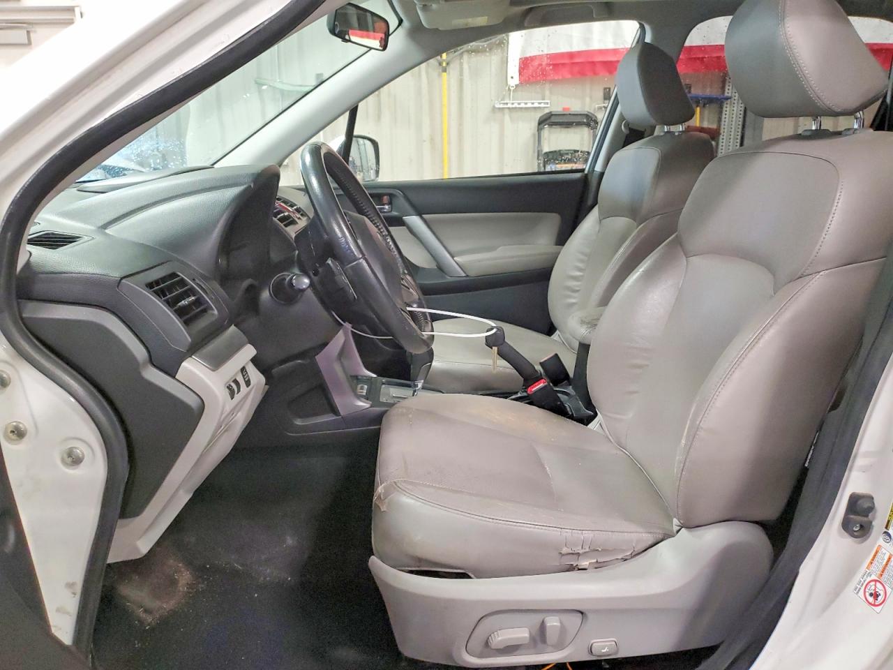 2014 Subaru Forester 2.5i Limited White vin: JF2SJAHC7EH457490
