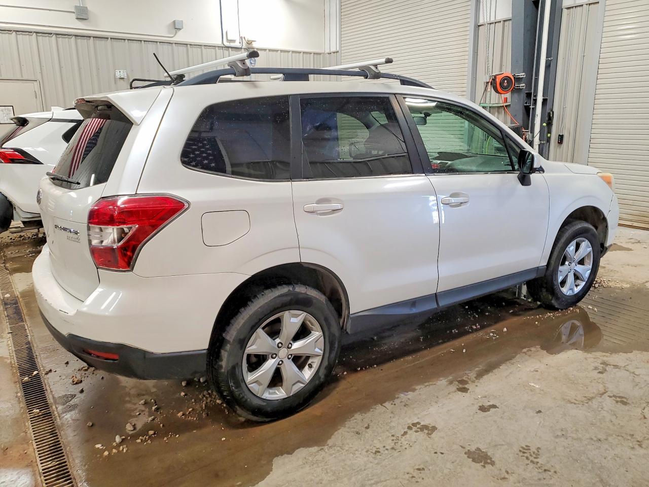 2014 Subaru Forester 2.5i Limited White vin: JF2SJAHC7EH457490