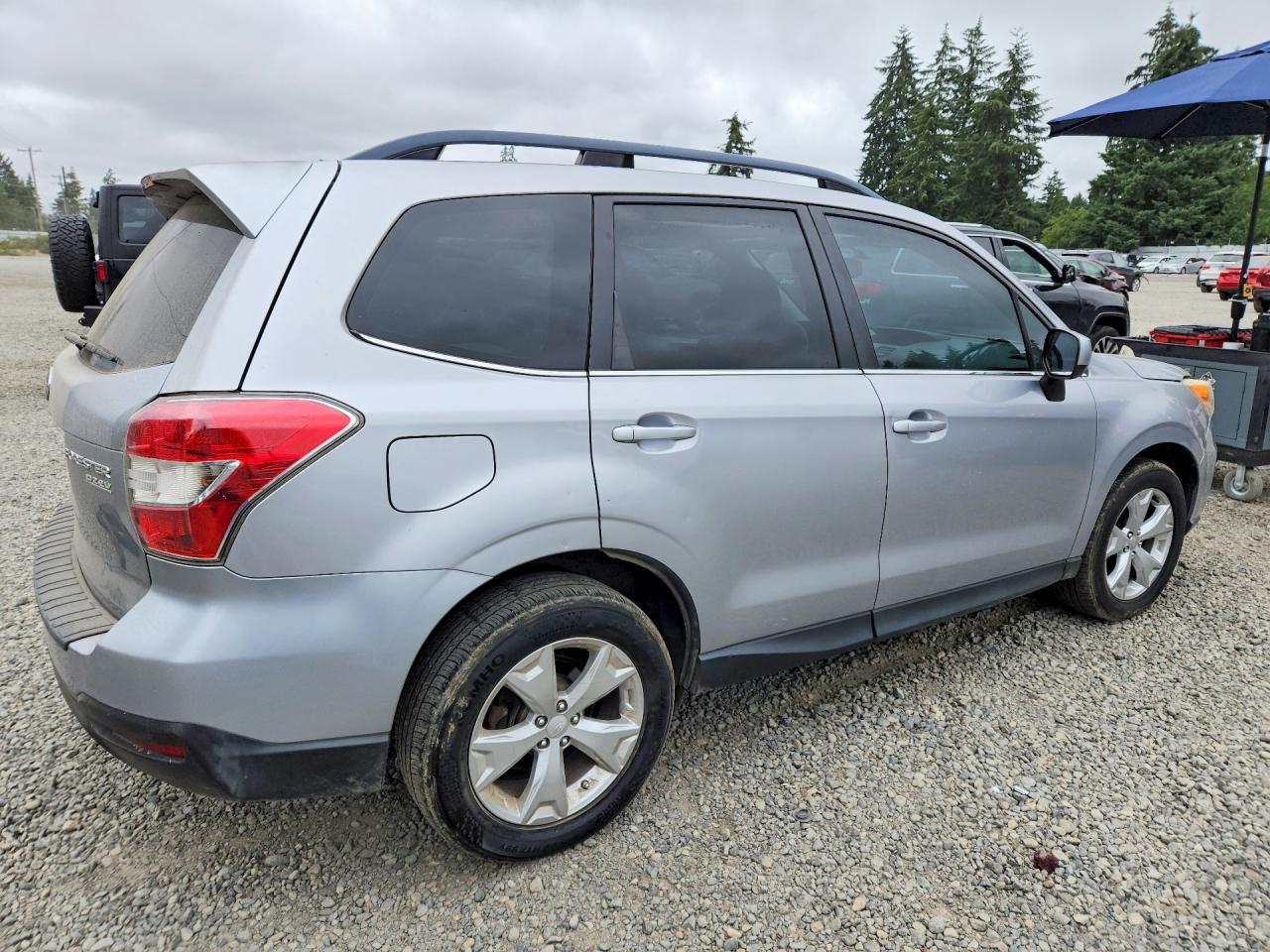 2015 Subaru Forester 2.5i Limited Silver vin: JF2SJAHC7FH467941