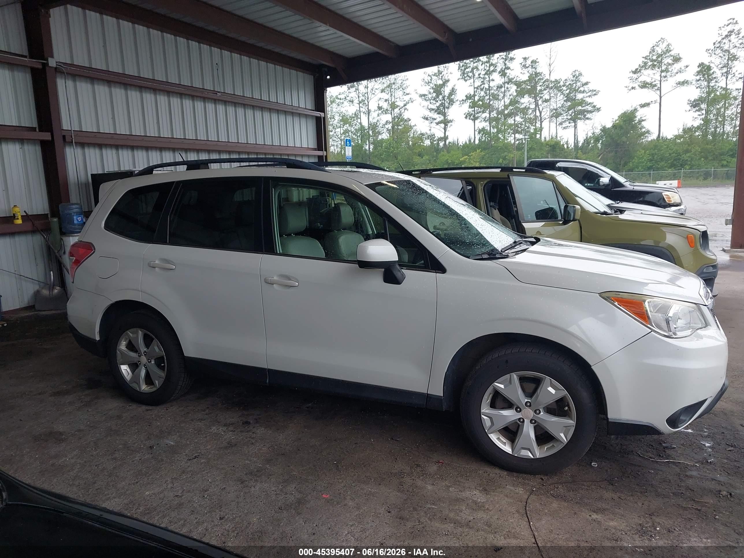 2015 Subaru Forester 2.5i Limited White vin: JF2SJAHC7FH598724