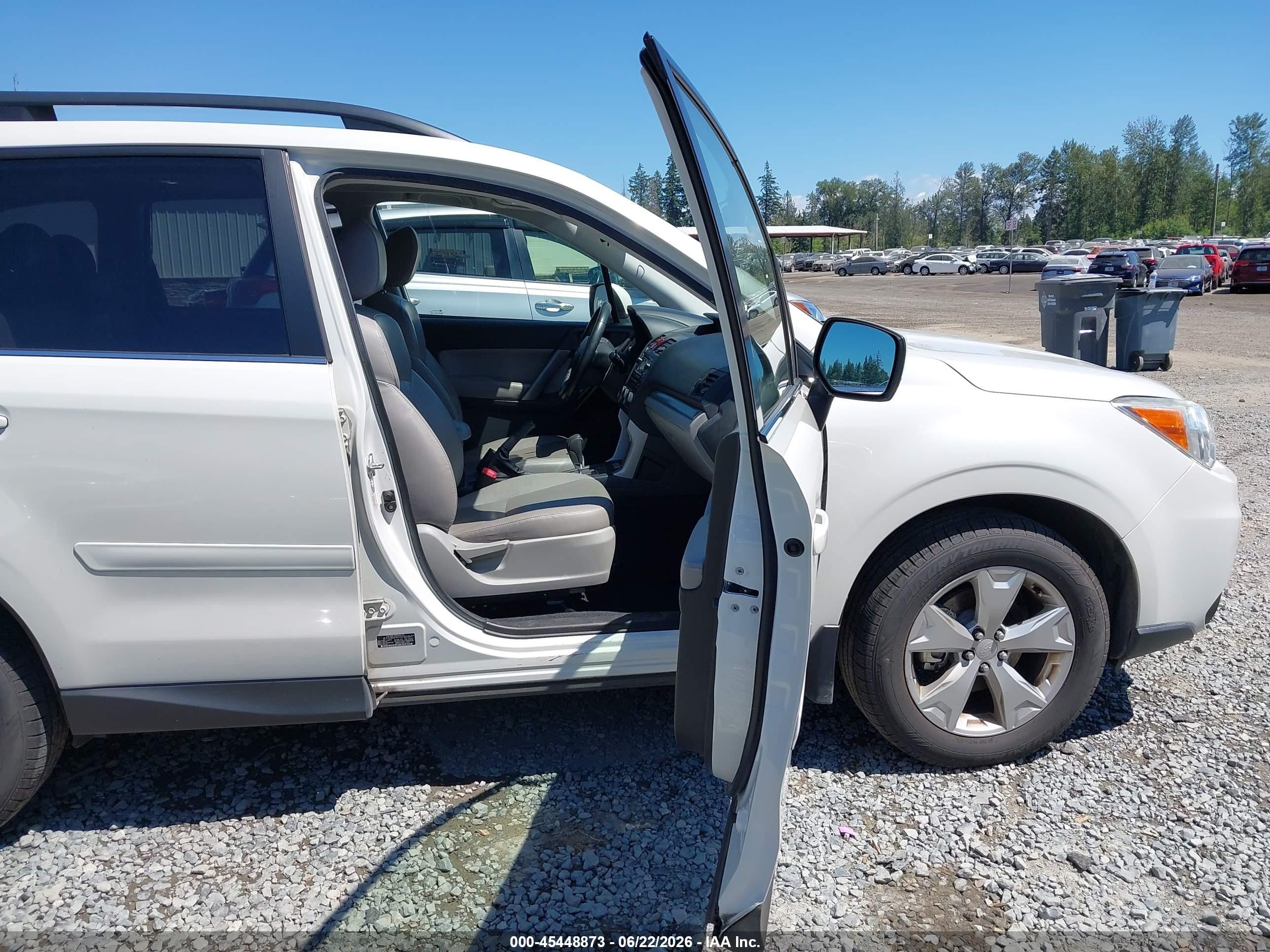2014 Subaru Forester 2.5i Limited White vin: JF2SJAHC8EH410758