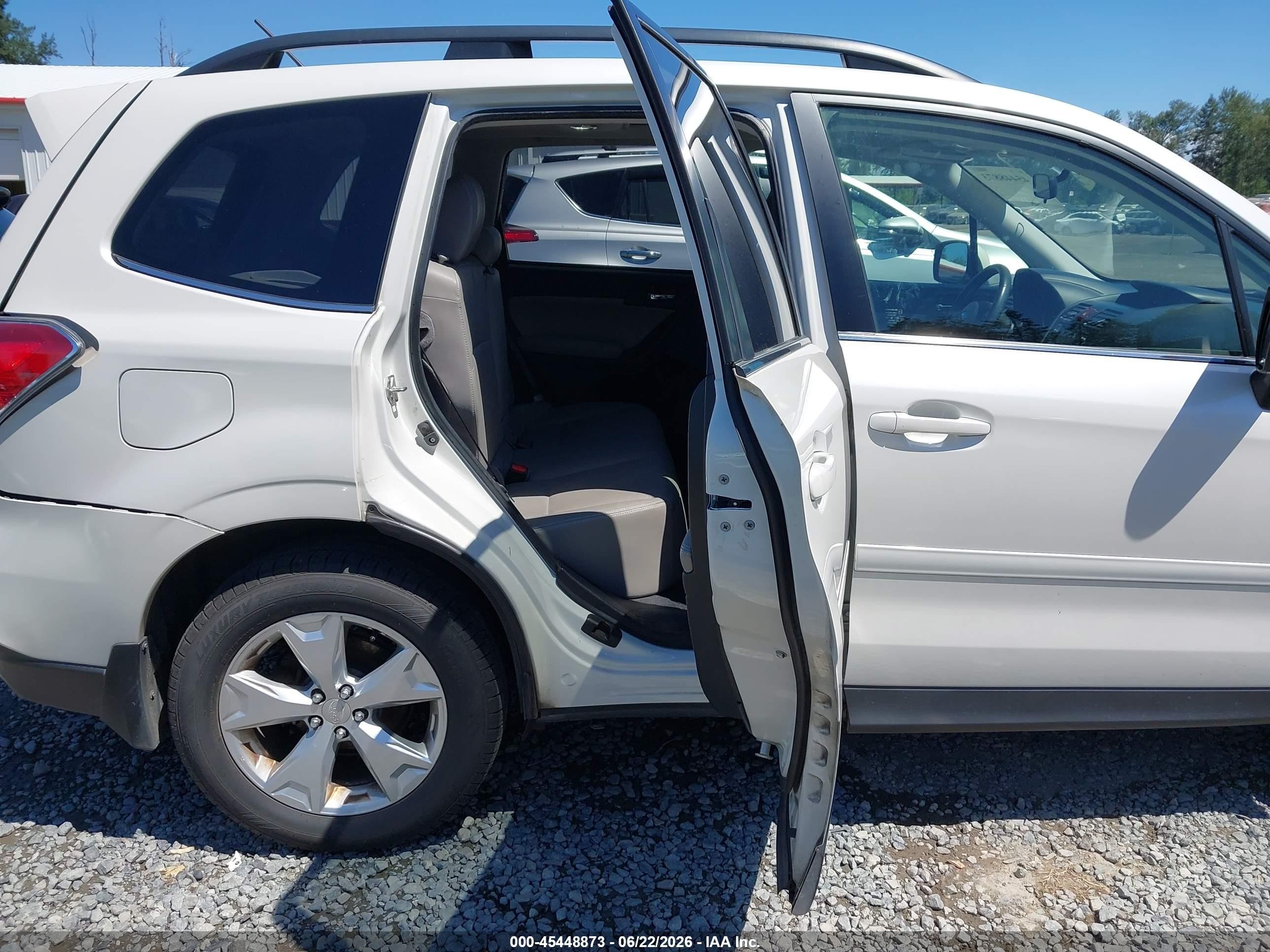 2014 Subaru Forester 2.5i Limited White vin: JF2SJAHC8EH410758