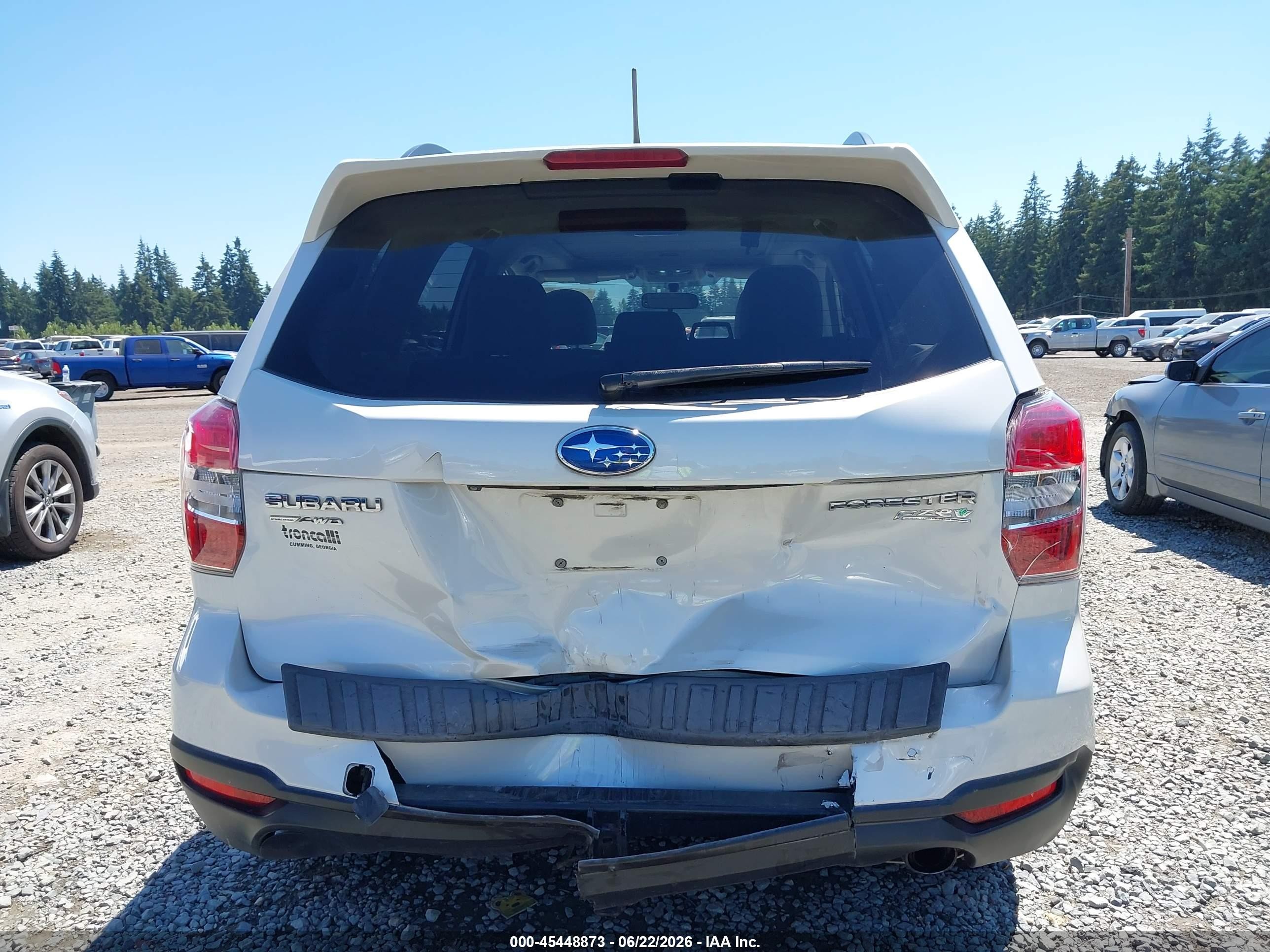 2014 Subaru Forester 2.5i Limited White vin: JF2SJAHC8EH410758