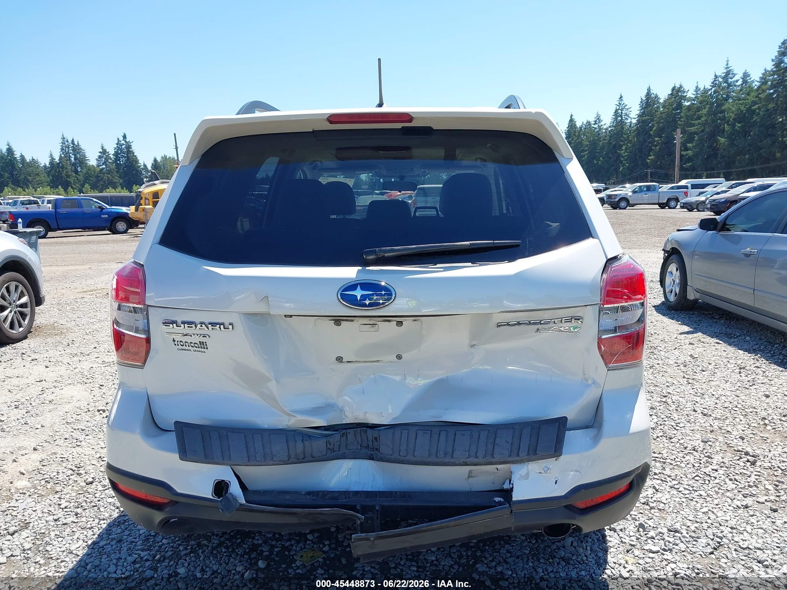 2014 Subaru Forester 2.5i Limited White vin: JF2SJAHC8EH410758